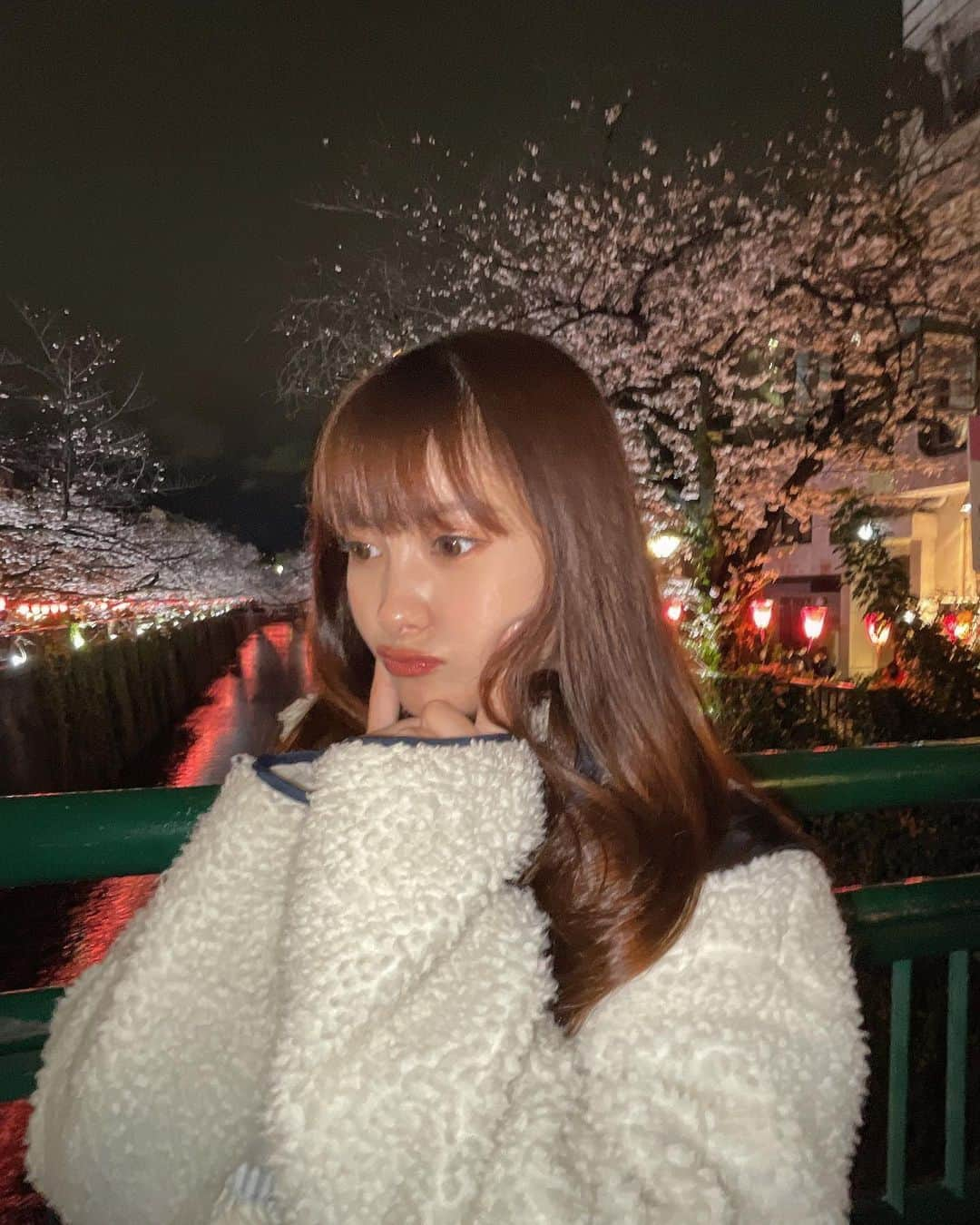 鵜川もえかさんのインスタグラム写真 - (鵜川もえかInstagram)「♡ こないだお稽古終わりに🌸 季節と格好があってない気がするけど、、 この日はとても寒かったんです！ ・ 花粉が辛いけど春が一番好きな季節🫧𓂃𓈒𓏸」3月29日 17時20分 - moeka__ukawa