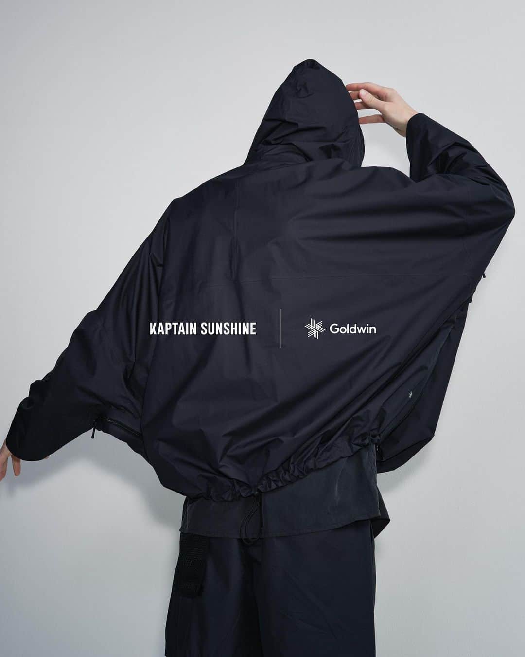 キャプテン サンシャインのインスタグラム：「.  KAPTAIN SUNSHNE × Goldwin 10th Anniversary Capsule Collection  PERTEX®︎ SHIELDAIR Coat PERTEX®︎ SHIELDAIR Anorak PERTEX®︎ SHIELDAIR Jacket PERTEX®︎ SHIELDAIR Pants PERTEX®︎ SHIELDAIR Short Pants  Navy / Charcoal  It will be released on Mar. 31st  More information can be found at our online store. kaptainsunshine.com  #kaptainsunshine」