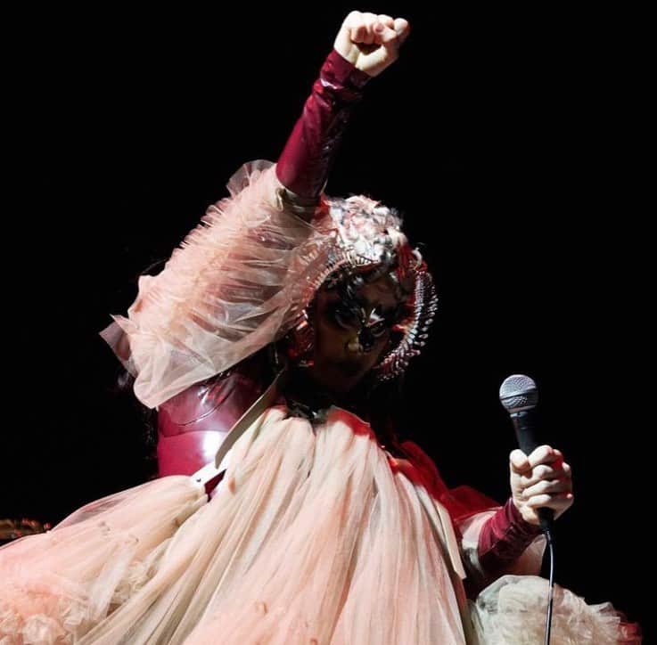 河野富広さんのインスタグラム写真 - (河野富広Instagram)「Last night epic 🤍🤍🤍🤍 cornucopia @bjork in tokyo. musicians @viibraflutes @bergurth @manudelagomusic @katiebuckleyharpist @kasimyn . photos @santiagraphy . bjork outfits @noirkeininomiya . all band outfits @balmain . all headpieces @james.t.merry . Wig and hair styling by @tomikono_wig . makeup @isshehungry . styling by @eddagud  seamstress @janadahmen_ @asdisludviksdottir . helen miraudo. thank u for your help rosemary llagostera 🖤🖤 . @onelittleindierecords @huxley」3月29日 18時04分 - tomikono_wig