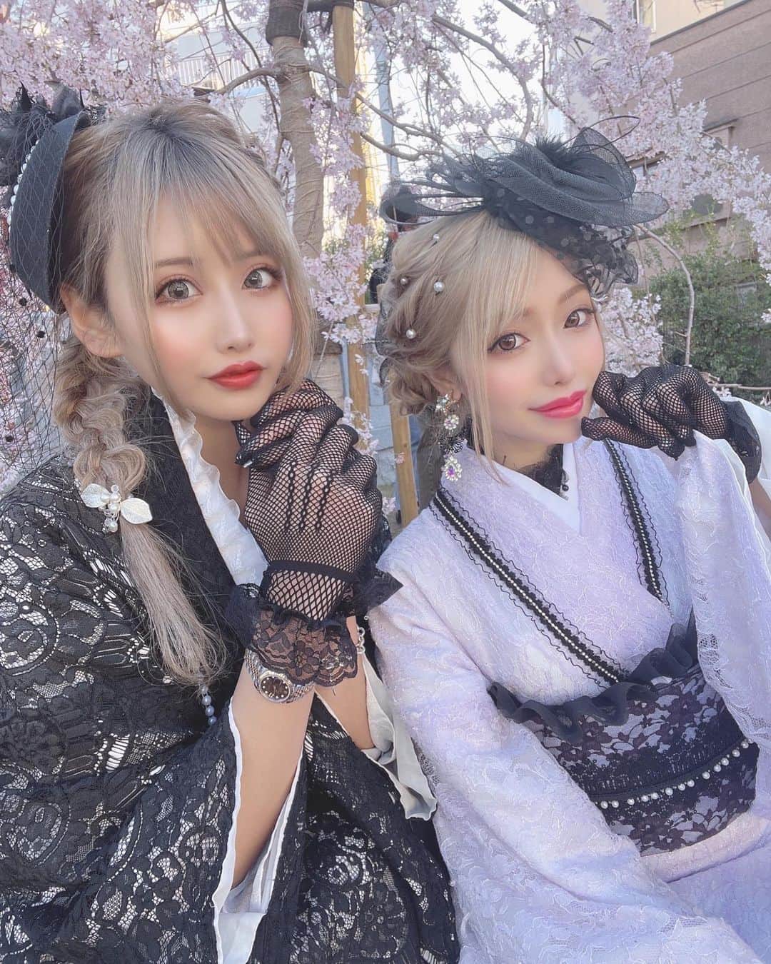 のインスタグラム：「次はなにしよう🧏‍♀️  #歌舞伎町 #キャバ嬢 #キャバクラ #美人茶屋 #美神絵梨華 #ショートカット #金髪 #ギャル #着物 #浅草 #桜 #花見 #花粉 #レース着物」