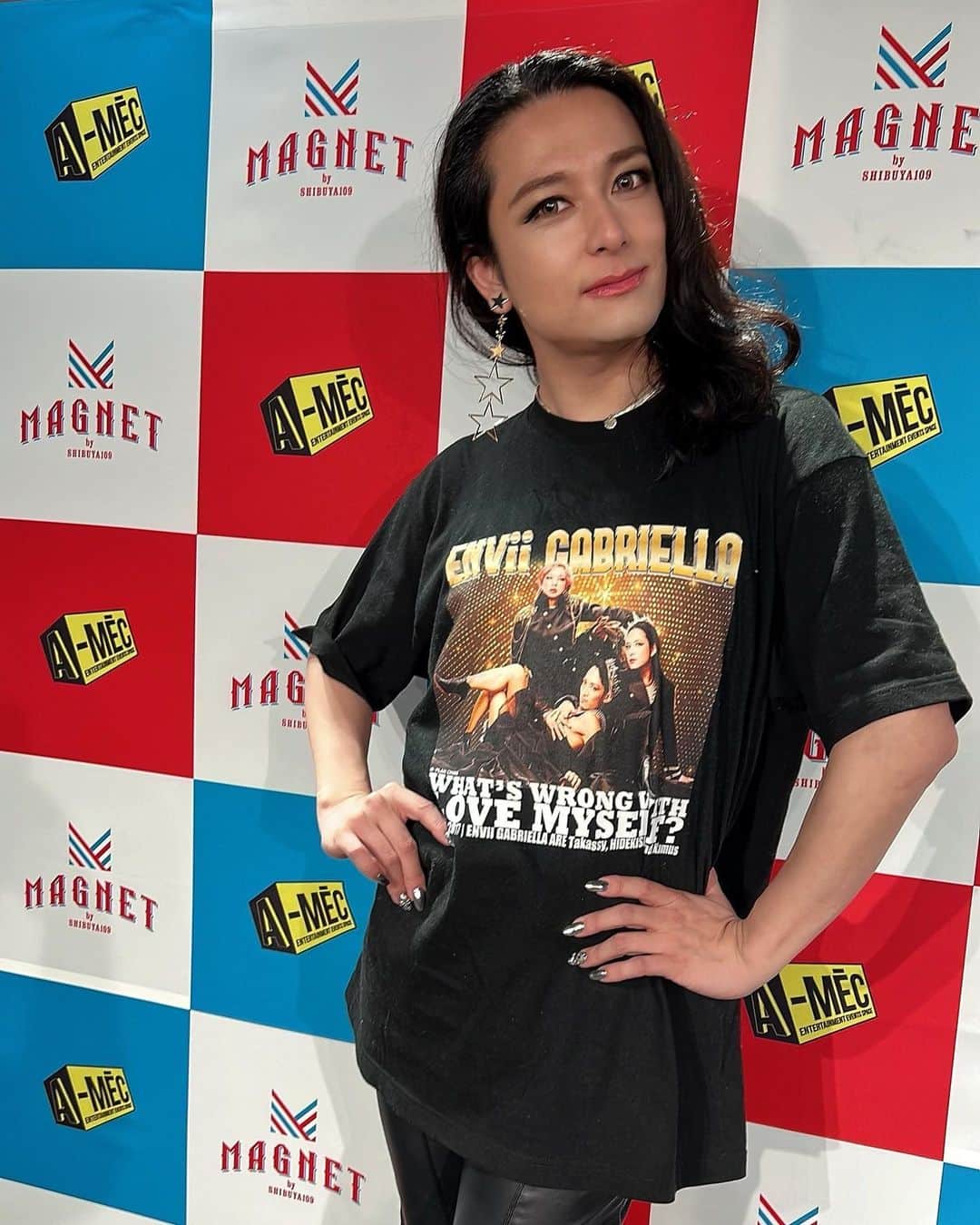 HIDEKiSMのインスタグラム：「MAGNET by SHIBUYA109 にて開催中の 【ENVii GABRIELLA POP UP STORE 】  もう来てくれた？💋  特典会には全国各地から沢山の方にご来店いただけて本当に嬉しかった😭❤️  今週の日曜日までの開催❣️ もう残り僅かの商品もあるんだって😳 是非最後の最後まで遊びに来てね🫶 等身大パネルの私と一緒に写真撮ろ🤣🤳✨  2023年3月24日（金）～ 4月2日（日） MAGNET by SHIBUYA109　 5F「JOL Collab Store」（渋谷区神南1-23-10）  #ENViiGABRIELLA #HIDEKiSM #エンガブ  #ヒデキズム #ENGA部 #エンガ部 #とりあえず缶バッジの開封が楽しい #エンガブpus」