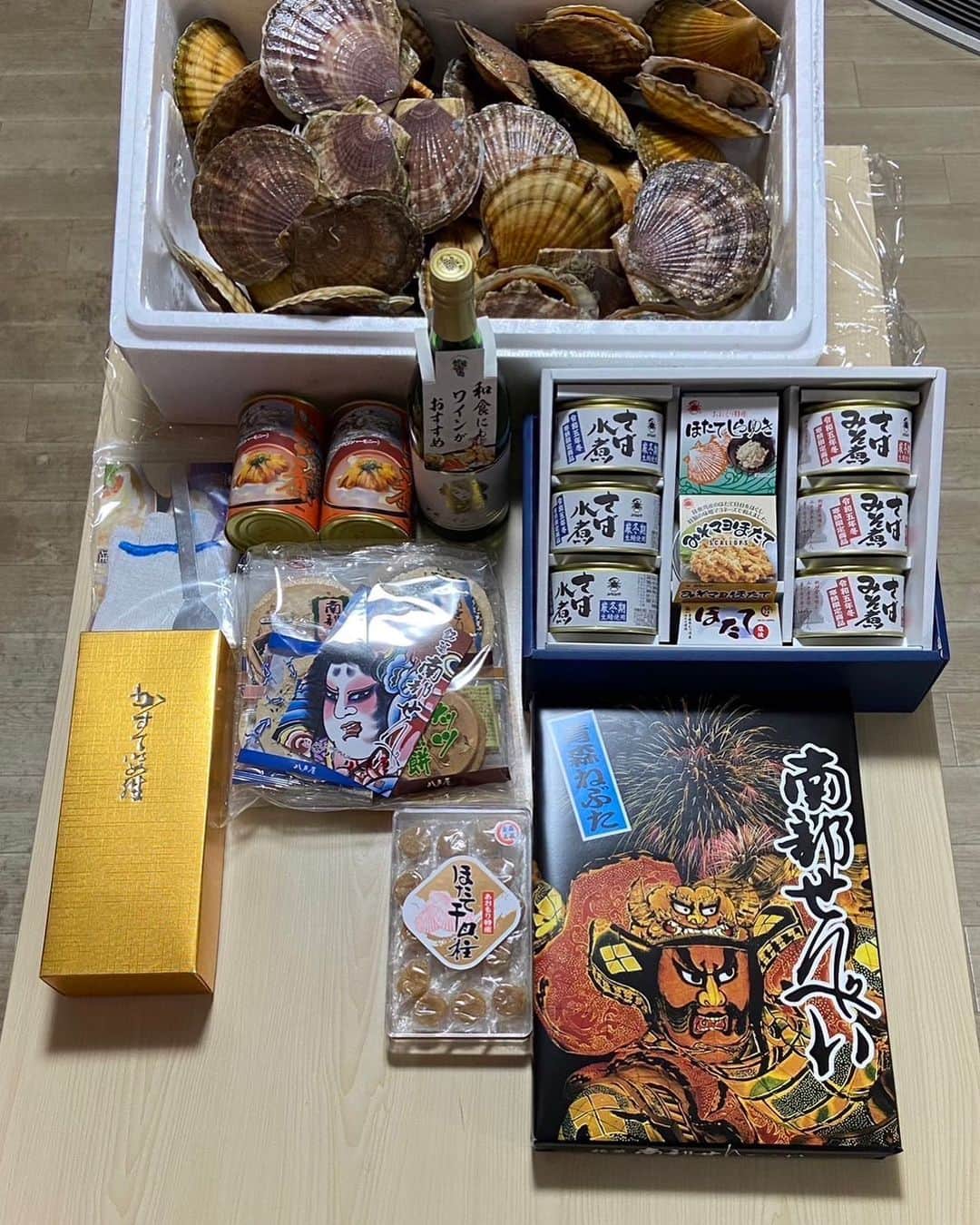 ジェイク・リーのインスタグラム：「むつ商工会議所青年部事務局様  皆で美味しくいただきます！  #noah_ghc #wrestleuniverse  #noah_glg #勝利者賞」