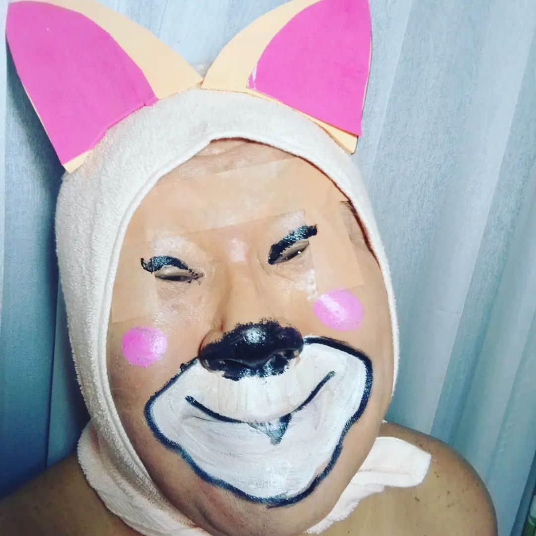 石塚英彦さんのインスタグラム写真 - (石塚英彦Instagram)「リクエスト大会(372) ｢FoxI.Ny(アイエン) 韓国の8人組男性アイドルグループStray kidsのキャラクターsk zoo。  お知らせ ユーチューブ石ちゃんねる❗ 毎週水曜日、土曜日更新❗ まいうー専門ちゃんねる❗ 見てねっ❗約束だよっ❗  石塚英彦 #アイエン#straykids#skzoo#自由研究#コスプレ#コスプレイヤー#cosplayer#石ちゃんねる」3月29日 19時09分 - ishichan_0206