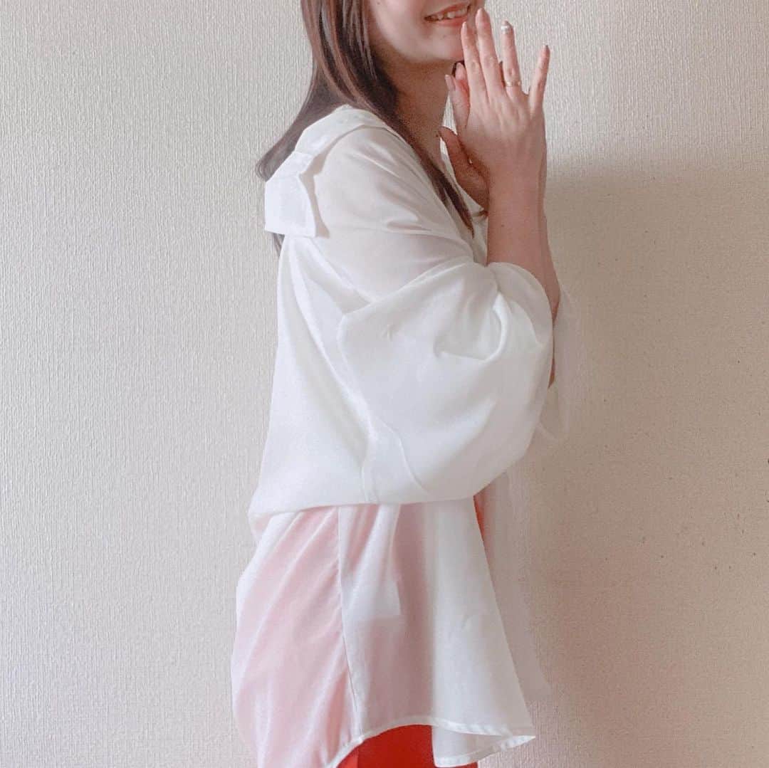aitama_pfさんのインスタグラム写真 - (aitama_pfInstagram)「・ ᙏ̤̫ ❤︎  🅒🅞🅞🅡🅓🅘🅝🅐🅣🅔 コーデはこちらから　@aitama_pf   @wego_official #ボリュームスリーブシアーシャツ   定番シアーシャツもボリュームスリーブが可愛い🤍✨ 落ち感のある柔らかめの素材も好き🫰  #きれいめカジュアル #骨格ウェーブコーデ#ミューテッドテッドサマー#中学生ママコーデ#アラフォーママコーデ#42歳#低身長コーデ #152cmコーデ#guコーデ#中学生男子ママ#大人フェミニン #around40 #wego_pr #pr」3月29日 19時13分 - aitama_pf