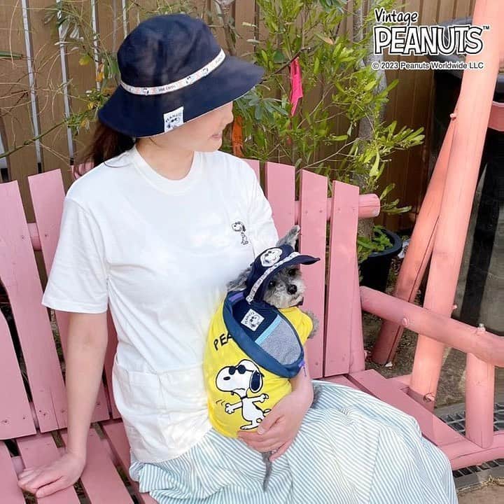 橘珠里さんのインスタグラム写真 - (橘珠里Instagram)「✰𝗣𝗘𝗧 𝗣𝗔𝗥𝗔𝗗𝗜𝗦𝗘✰  ペットパラダイスプレミアムモニターに任命されました！ @petparadise_rakuten  愛犬ブレアと一緒に「ペットパラダイス　スヌーピーお揃いシリーズ」を着てみましたよ  かわいいスヌーピー柄のお揃いTシャツと、帽子⋆͛ すごく嬉しいです!!  ブレアのTシャツには、なんとおしゃれなボディバッグが! ボタンで簡単に取り外しできるようにもなっています◎  素材はストレッチが効いていて、着脱がとても楽でした! ブレアは今回Sサイズを着ていますが、伸びる分、もう１つ小さなサイズでも良いのかな?! とも思いました  オーナー用のTシャツには、大きめポケットが裾の方に付いていて、お散歩の時に手ぶらで出かけられるよう工夫されています!  かわいいだけでは無くて、機能性もバッチリ✰  これからのお散歩に、たくさん一緒に着て出かけたいと思います!  #peanuts #snoopy #PR #ペットパラダイス #petparadise #pet #pets #ペットパラダイス楽天市場店 #ペットパラダイスプレミアムモニター #スヌーピー #dog #犬 #いぬすたぐらむ #犬のいる暮らし #ペットは家族 #わんこのいる生活 #わんこ服 #わんことお揃い #わんことお揃いコーデ #犬服 #愛犬とお揃い」3月29日 19時33分 - jurinu