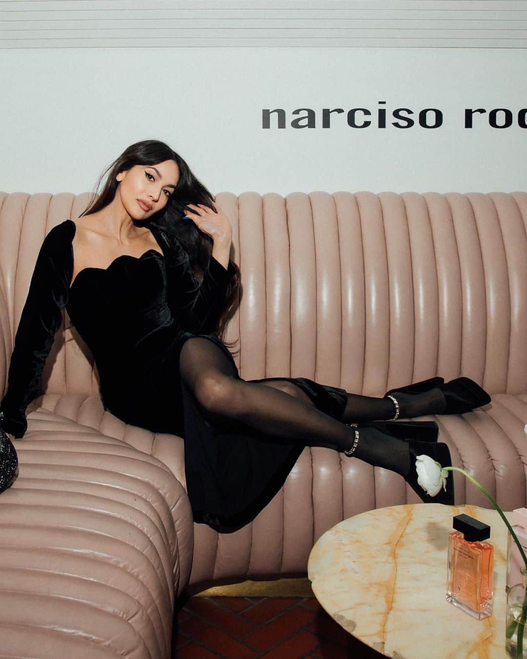 Zara Martinさんのインスタグラム写真 - (Zara MartinInstagram)「A night with the sexy combo that is @narciso_rodriguez & @tamara 🖤 by @moeez」3月29日 19時25分 - zaramartin