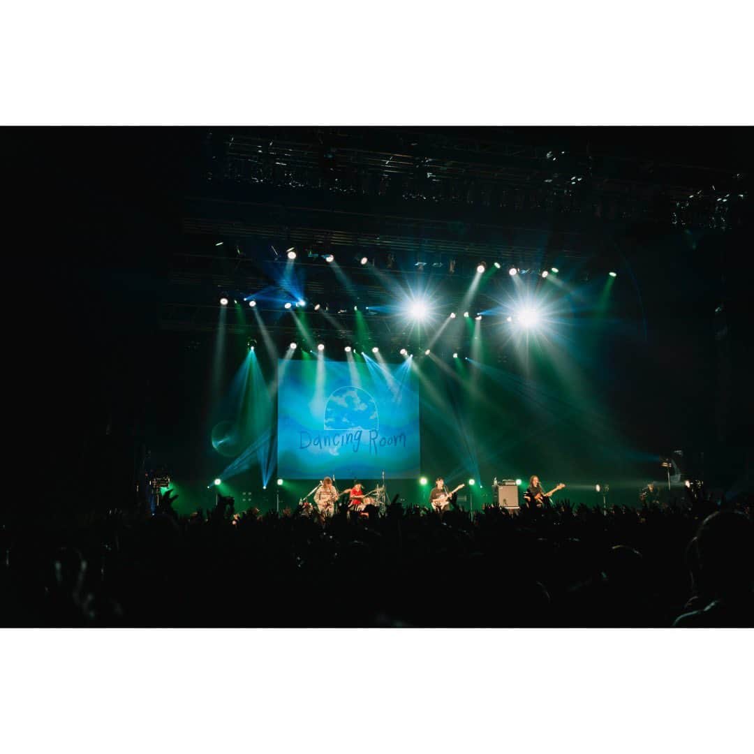 Chilli Beans.さんのインスタグラム写真 - (Chilli Beans.Instagram)「2023.03.16 「Dancing Room 003」at KANAGAWA KT Zepp Yokohama  w/ @vaundy_engawa   photo by @angelapeachy   #チリビ #chillibeans」3月29日 21時00分 - chillibeansmusic