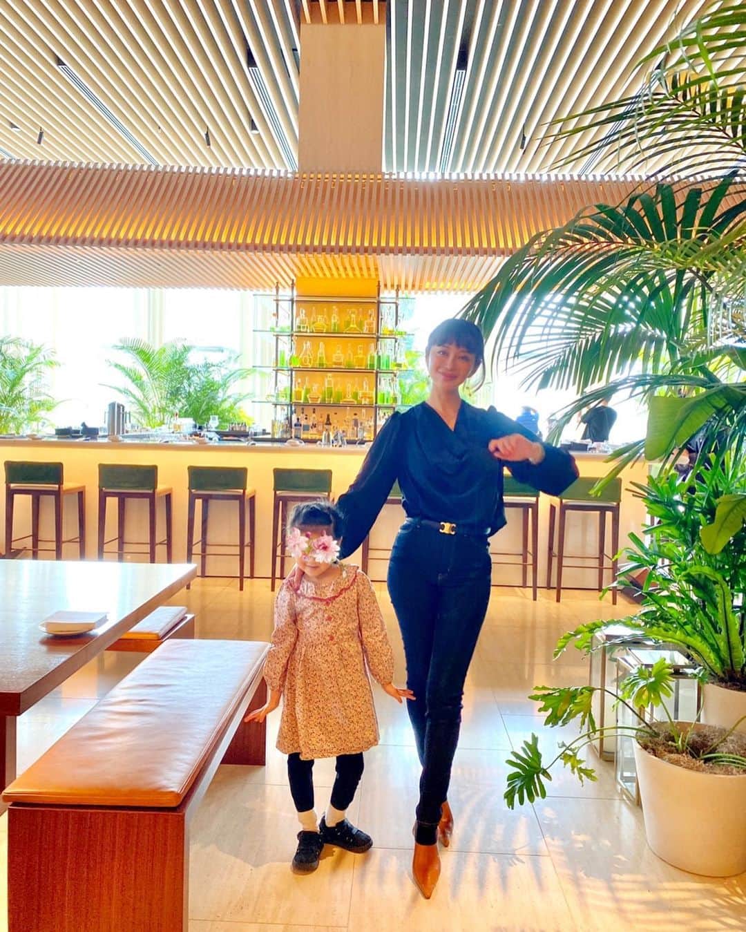 PINKYのインスタグラム：「𝑻𝒐𝒌𝒚𝒐 𝑬𝒅𝒊𝒕𝒊𝒐𝒏 虎ノ門 🗼🐅🌿  素敵な滞在でした✨  ・・・・・・・  #love #happy #family #momlife #parentslife #familytrip #東京エディション虎ノ門 #TheBlueRoom」