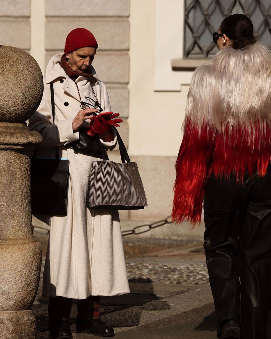 スコット・シューマンのインスタグラム：「Milano in red, white and black! Milano (of course)」