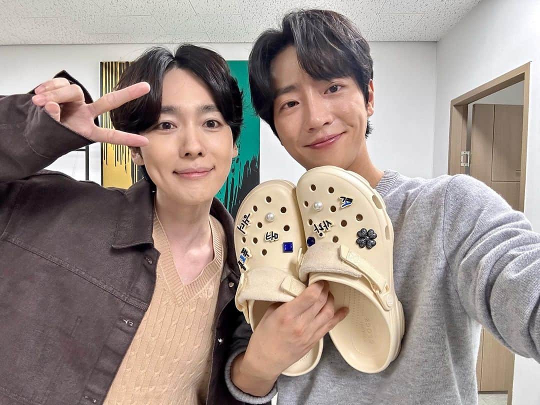 イ・サンヨプのインスタグラム：「#순정복서 #위너X크록스  우리 진우 고마워😎」