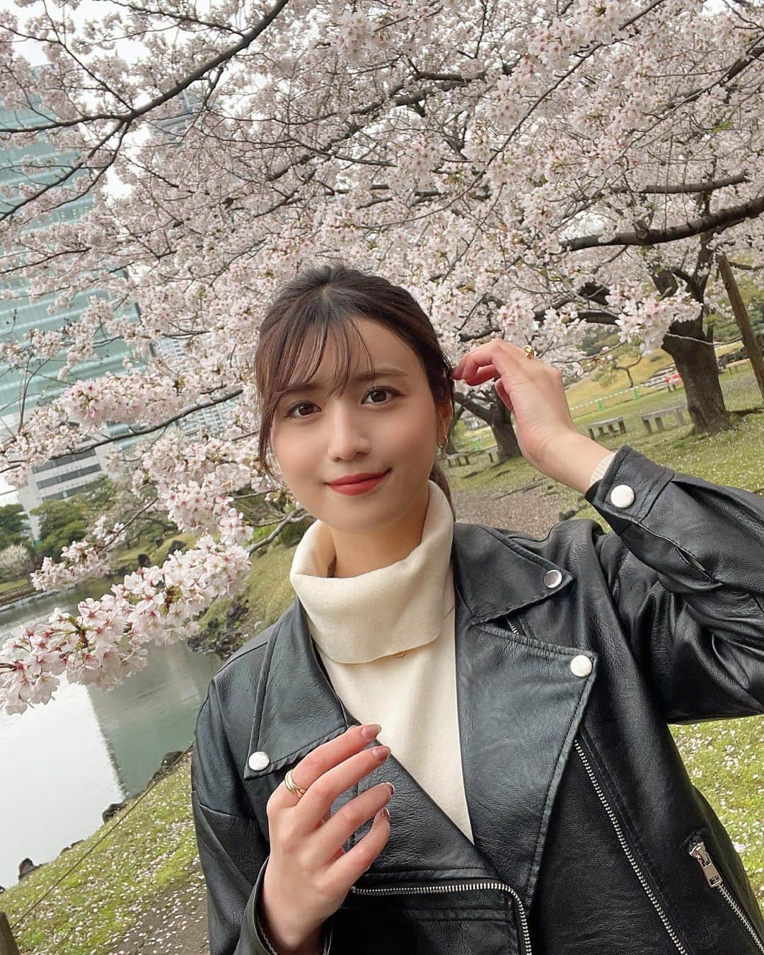 御子柴かなさんのインスタグラム写真 - (御子柴かなInstagram)「お母さんとお花見しました👀 散っちゃう前に見れて良かった😌🌸」3月29日 19時44分 - kanakana2510