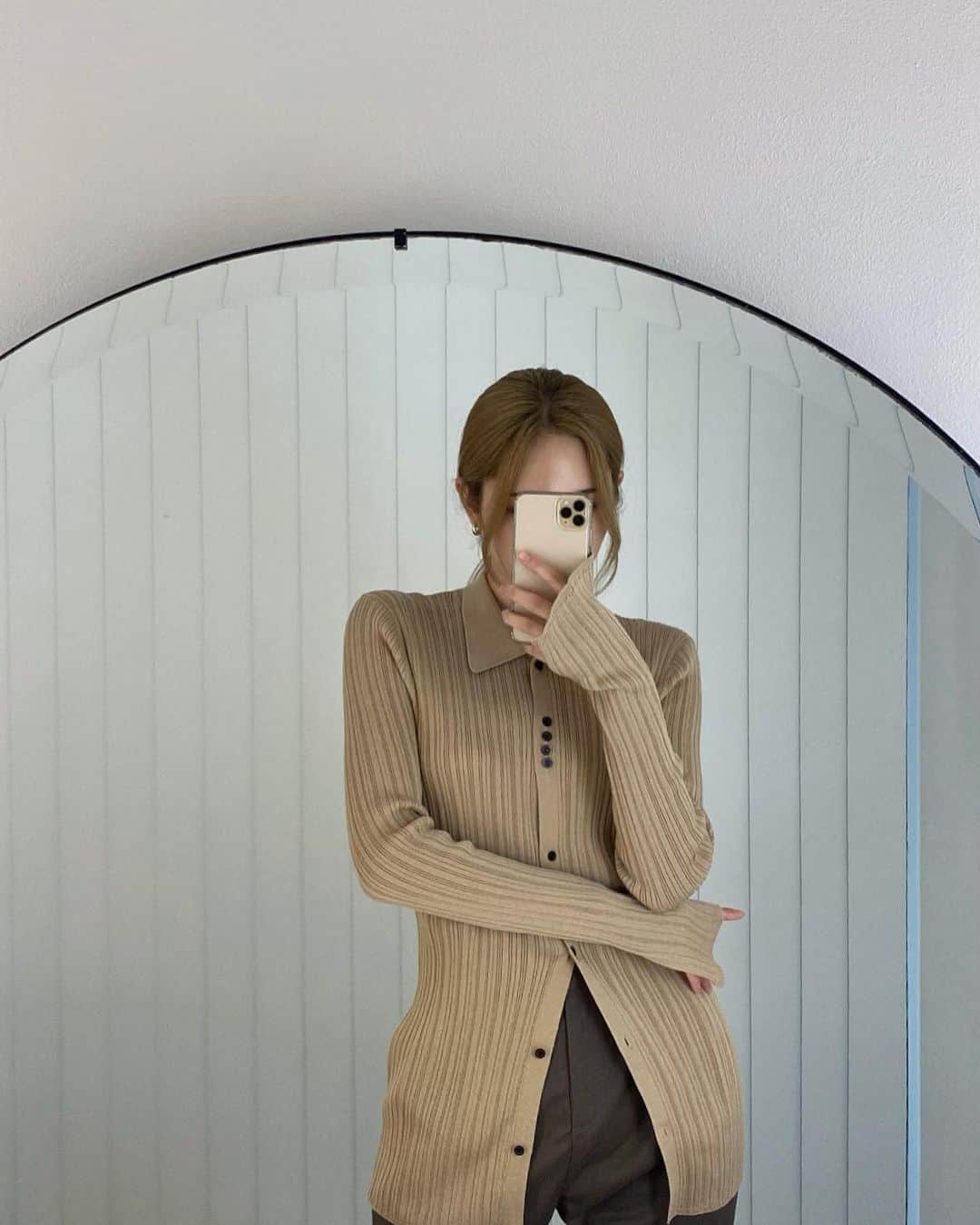 宮瀬いとのインスタグラム：「ベージュはいつでも可愛い💭🏷🤎」