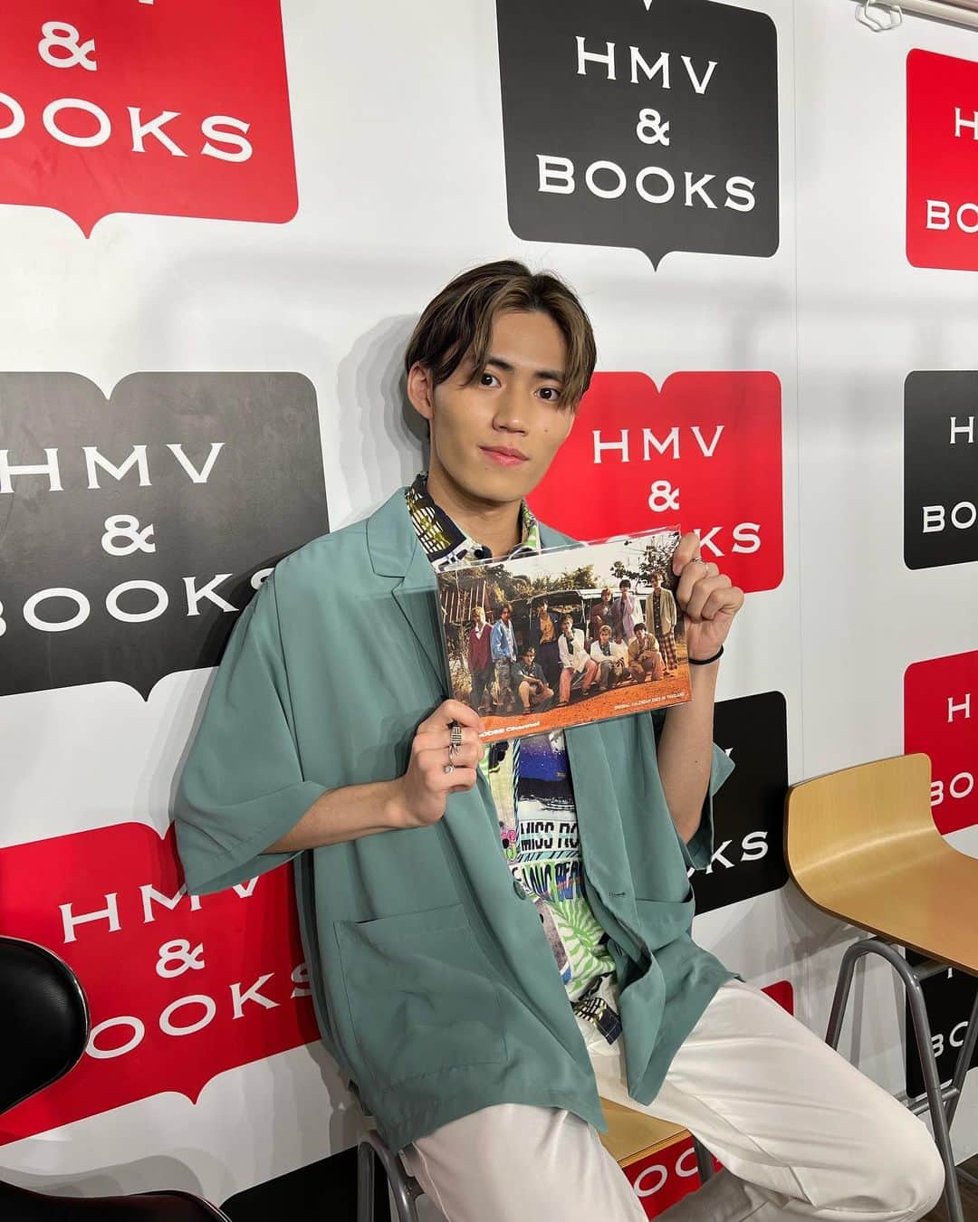 TAKUYAのインスタグラム：「どうも カレンダー特典会初日 ありがとうございました🙇 こんなに本気でじゃんけんをし続けたのは初めてです。 こんなに結果に全力で一喜一憂したのも初めてです。 勝った人も負けちゃった人も とにかく楽しんでくれてたら嬉しいです。  #BUDDiiS  #TAKUYA」