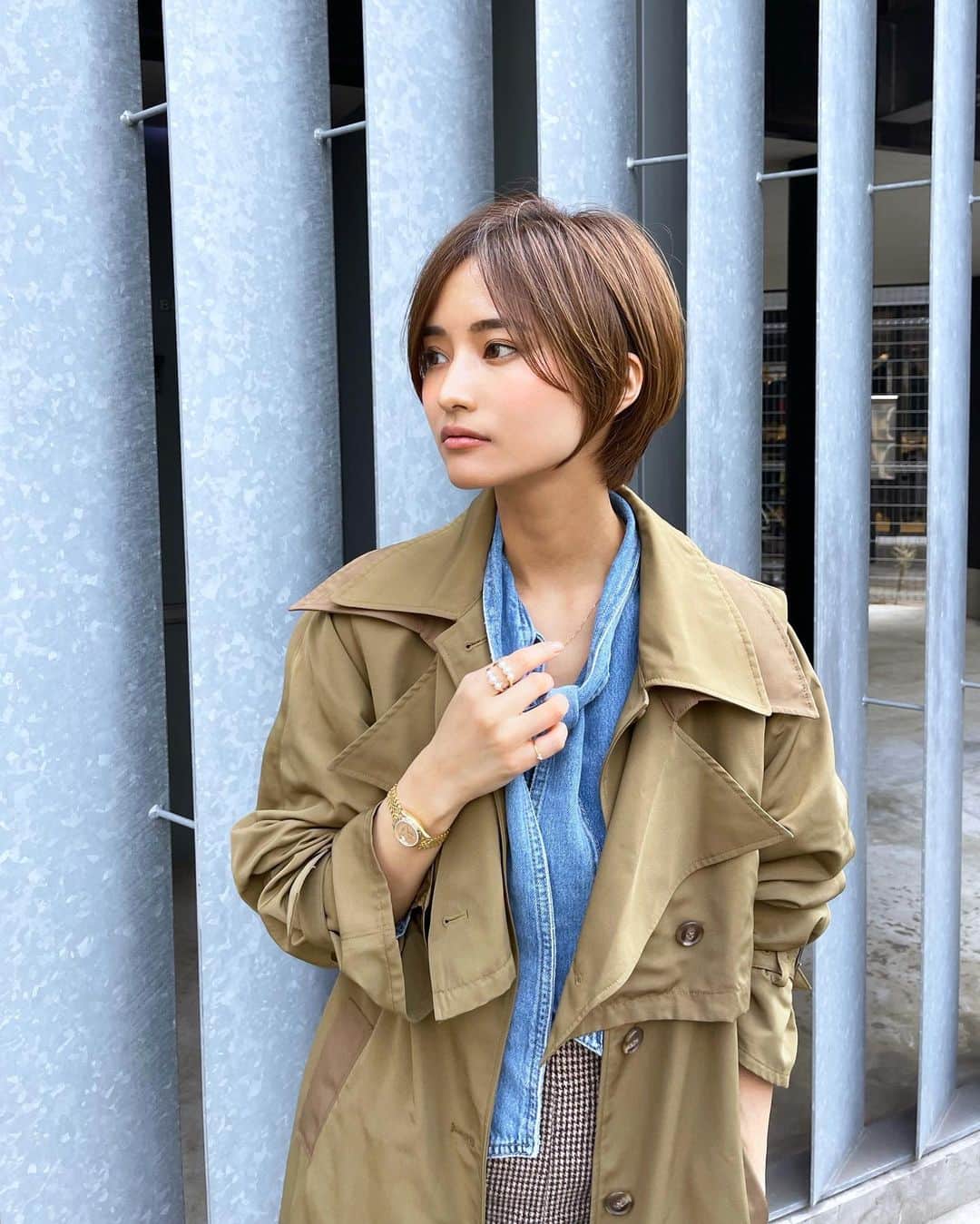 のインスタグラム：「🧥 @murua_official  👜 @strathberry  #murua #murua_snap #strathberry #トレンチコート #大人カジュアルコーデ #zara購入品 #デニムブラウス」