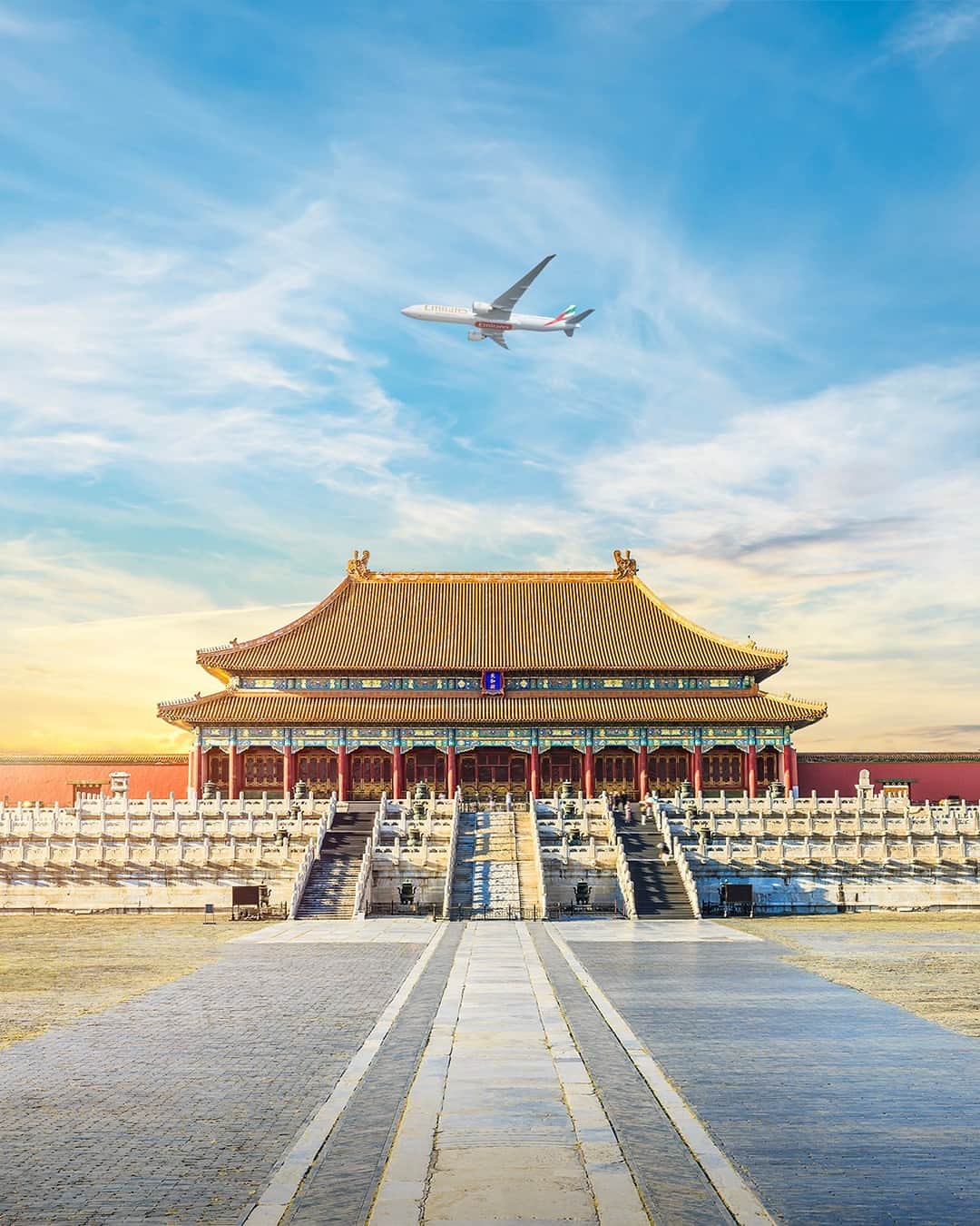 エミレーツ航空さんのインスタグラム写真 - (エミレーツ航空Instagram)「Beijing, we've missed you, and we're glad to be back! 😍🛫🇨🇳  From the top of the Great Wall to the depths of the Forbidden City, there's nothing quite like an adventure in the capital of China. Fly better with us to Beijing, with daily non-stop flights from Dubai.  #Emirates #FlyBetter」3月29日 20時01分 - emirates