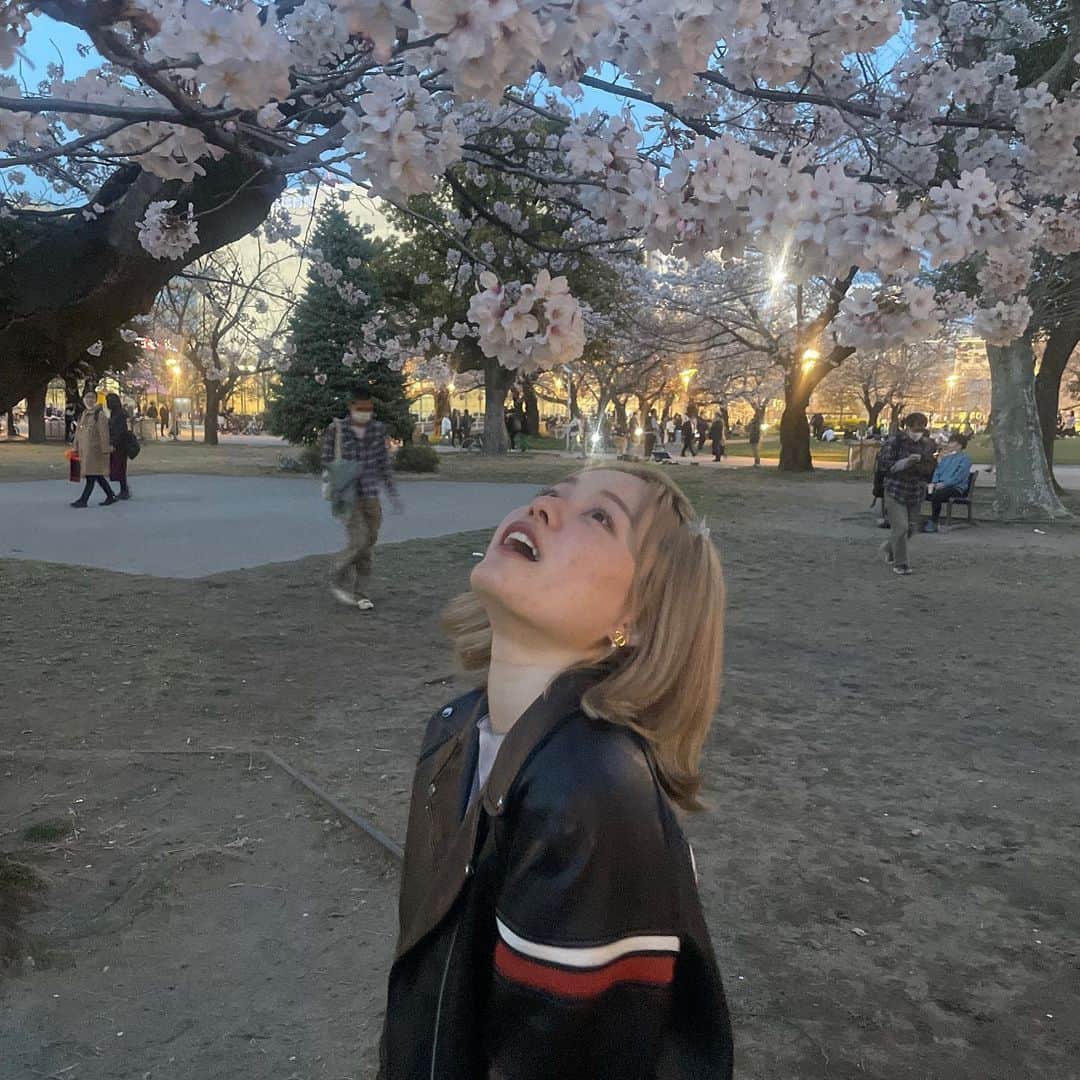 平瀬美里さんのインスタグラム写真 - (平瀬美里Instagram)「【お知らせ】 ⁡ 時を駆け抜ける少女 2023 ディレクターズカットバージョン ⁡ に出演しまーす\( ˆoˆ )/♥️ ⁡ 詳細↓ ⁡ ■日程:2023 年 5 月 25 日(木)18:30(予定) 5 月 26 日(金)13:00(予定)/18:30(予定)  5 月 27 日(土)12:30(予定)/18:00(予定)  5 月 28 日(日)12:30(予定)/18:00(予定)  ※開場は開演の 30 分前 ⁡ ■会場:西荻ターニング https://turning.amebaownd.com/ 住所:東京都杉並区西荻北 3-16-6 小美濃本社ビル B1 ⁡ ■料金: S 席 6400 円 ドリンク代別 ※特典付き・座席前方エリア (出演者全員の集合写真ブロマイド 1 枚とチーム集合写真ブロマイド 1 枚の計2枚を予定) 通常チケット 前売 4400 円/当日 4900 円 ドリンク代別 ⁡ ⁡ ⁡ 去年の9月に出演させていただいた、 時を駆け抜ける少女の再演です！ 楽しみだ〜！5月いっぱい会えるね✊🏻 ご観劇お待ちしてます🫶🏻」3月29日 20時02分 - misatohirase