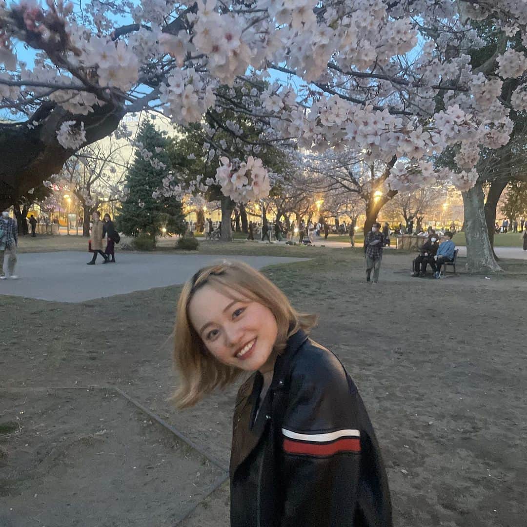 平瀬美里のインスタグラム：「【お知らせ】 ⁡ 時を駆け抜ける少女 2023 ディレクターズカットバージョン ⁡ に出演しまーす\( ˆoˆ )/♥️ ⁡ 詳細↓ ⁡ ■日程:2023 年 5 月 25 日(木)18:30(予定) 5 月 26 日(金)13:00(予定)/18:30(予定)  5 月 27 日(土)12:30(予定)/18:00(予定)  5 月 28 日(日)12:30(予定)/18:00(予定)  ※開場は開演の 30 分前 ⁡ ■会場:西荻ターニング https://turning.amebaownd.com/ 住所:東京都杉並区西荻北 3-16-6 小美濃本社ビル B1 ⁡ ■料金: S 席 6400 円 ドリンク代別 ※特典付き・座席前方エリア (出演者全員の集合写真ブロマイド 1 枚とチーム集合写真ブロマイド 1 枚の計2枚を予定) 通常チケット 前売 4400 円/当日 4900 円 ドリンク代別 ⁡ ⁡ ⁡ 去年の9月に出演させていただいた、 時を駆け抜ける少女の再演です！ 楽しみだ〜！5月いっぱい会えるね✊🏻 ご観劇お待ちしてます🫶🏻」