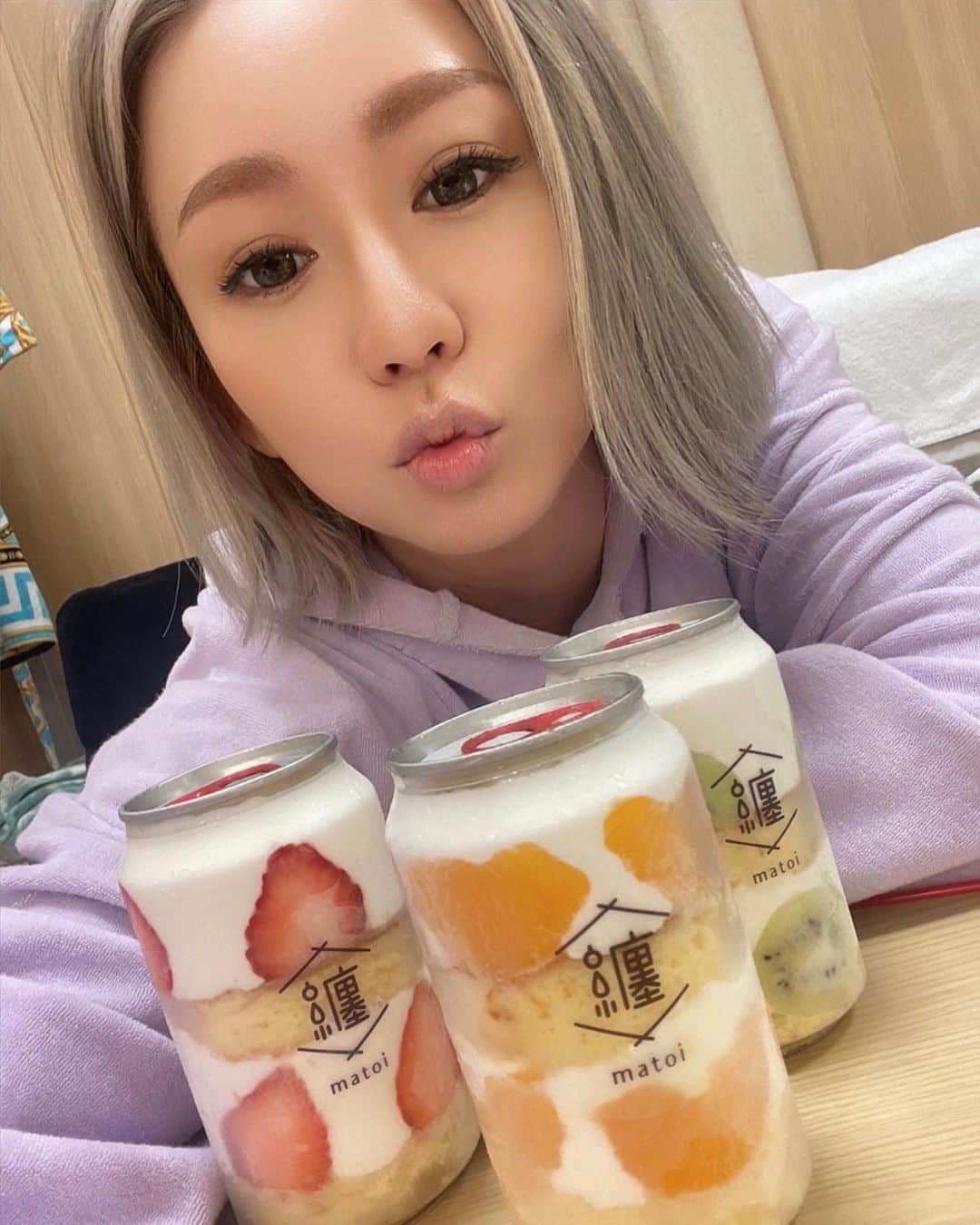 倖田來未のインスタグラム：「. 大阪で食べためちゃんこ美味しいケーキ🍰 かわいーーんandめちゃ美味しいーーっ！ ライブあるのにカロリー摂取しまくり、、笑笑 ⁡ 美味です🤍 ⁡ #cake #kodakumi #倖田來未」