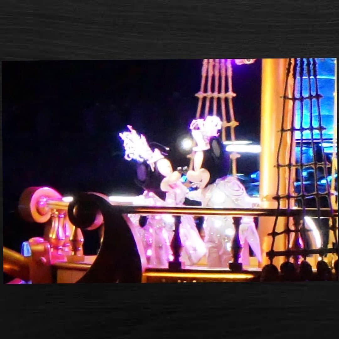 愛水せれ奈さんのインスタグラム写真 - (愛水せれ奈Instagram)「. 🌟4まいめ...#うさんくさい 人。笑 . 🌟2、3まいめ...#ビリーブシーオブドリームス  . 🌟1まいめ...#ポテトチュロス  . . #ディズニーシー #ディズニー #ミニーマウス #ミッキーマウス #Disney #Disneysea #Believeseaofdreams」3月29日 20時11分 - airi.aaari.aimi