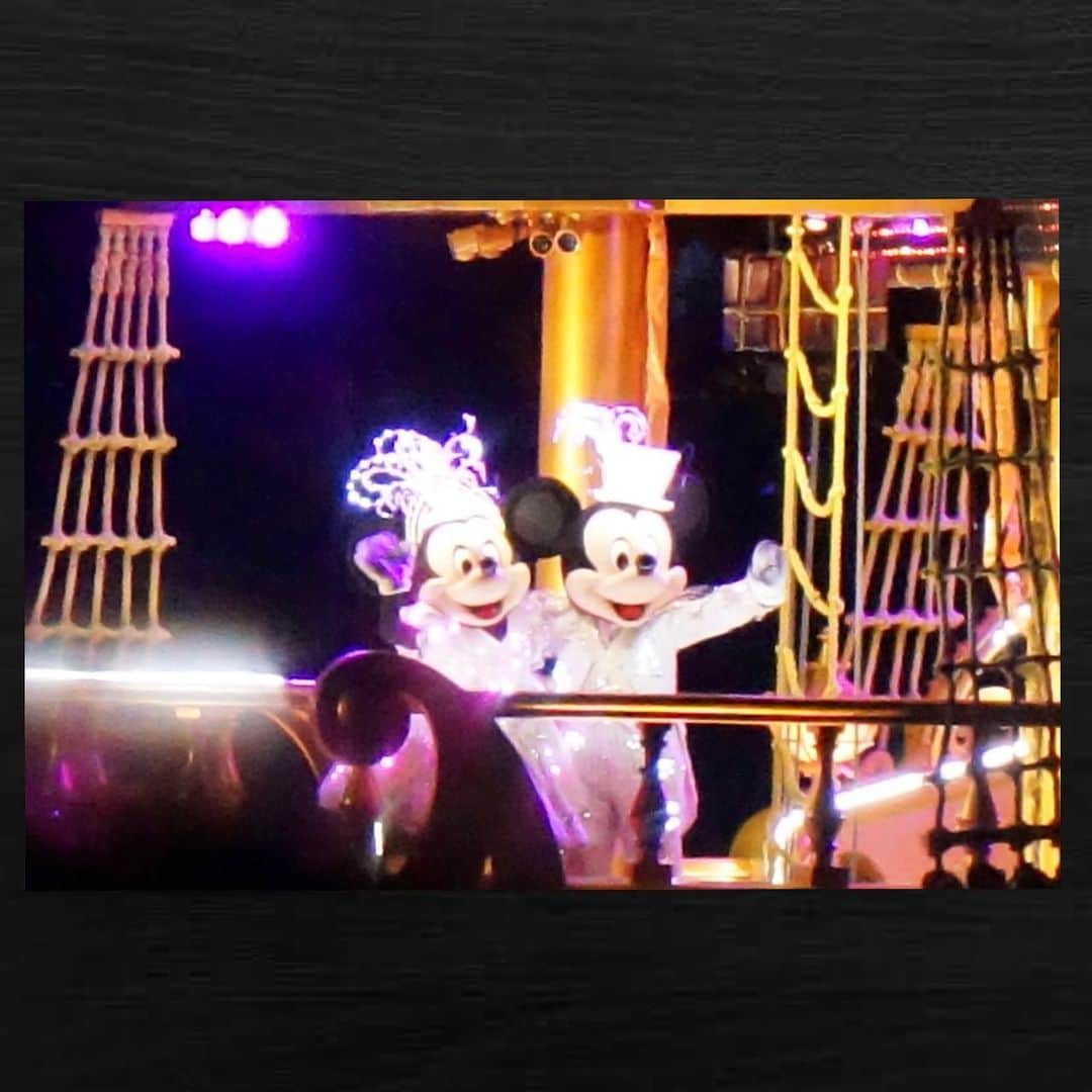愛水せれ奈さんのインスタグラム写真 - (愛水せれ奈Instagram)「. 🌟4まいめ...#うさんくさい 人。笑 . 🌟2、3まいめ...#ビリーブシーオブドリームス  . 🌟1まいめ...#ポテトチュロス  . . #ディズニーシー #ディズニー #ミニーマウス #ミッキーマウス #Disney #Disneysea #Believeseaofdreams」3月29日 20時11分 - airi.aaari.aimi