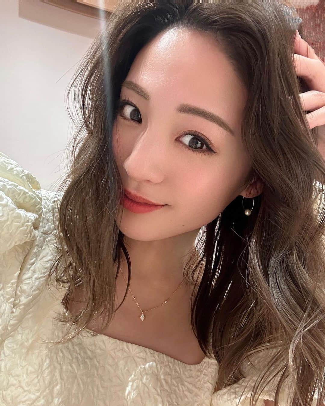 志田友美（ゆうみん）のインスタグラム：「こんばんは🫶🏻  この間はだいすきな４人でのイベント🐥  チケットも即完😭 みんな集まるとほんっとに面白くて笑い泣きしすぎてメイクちゃんと崩れた😂(自撮りは崩れる前にしっかり撮ったよ📸)  みんなもきっとそうだったよね😌👍🏼笑  ツッコミ役の私は疲れますね😌←  また絶対するから来てね🌸  みんなありがとう、だいすきよ♡  ワンピースは @shein_japan ☞10967735  JPSPR37を入力すると割引なるよっ🩵  #SHEINforAll #SHEINspringsale」