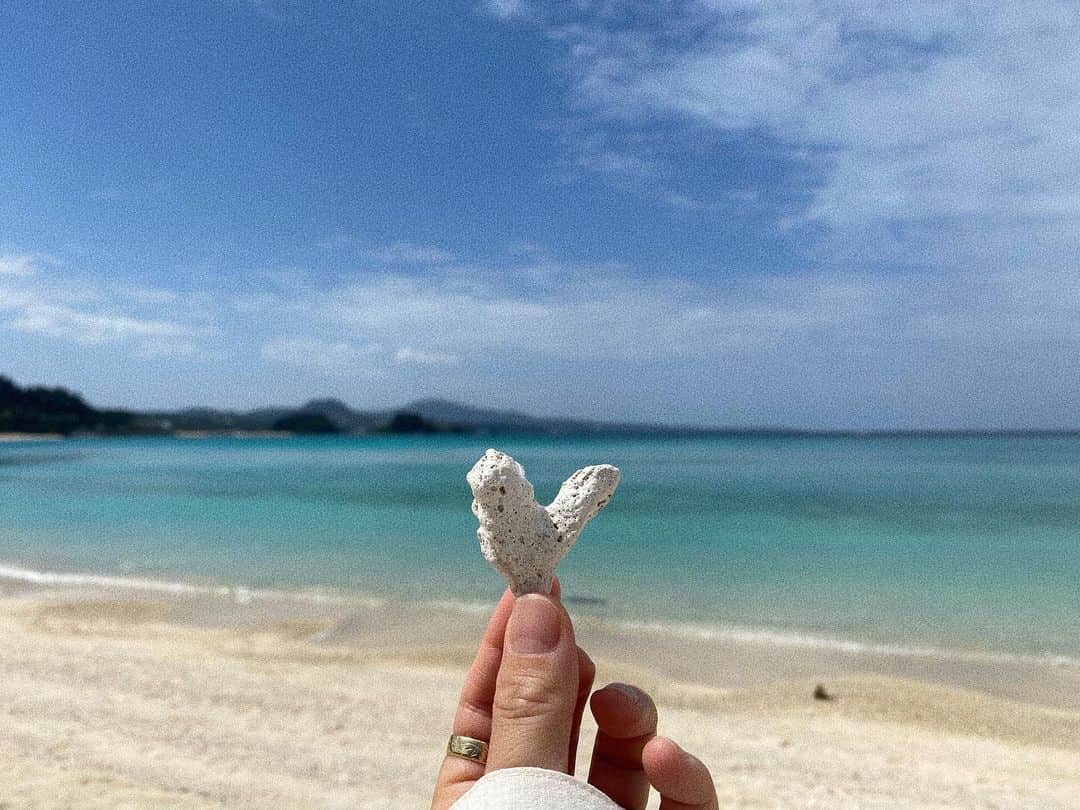 瀬戸サオリのインスタグラム：「癒されすぎて 気持ちよかった🪸🐚🫧  ハート🤍🤍  #沖縄」