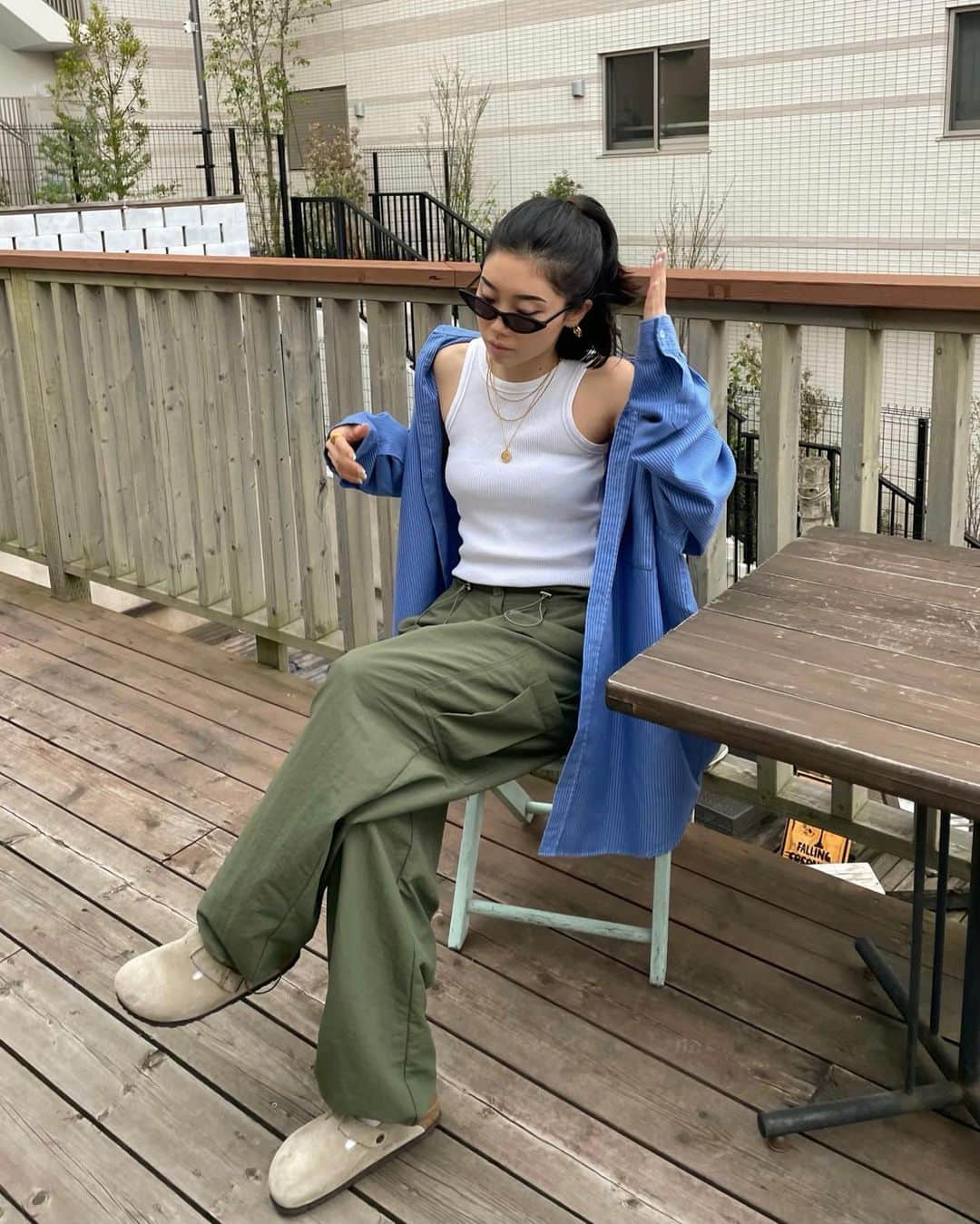 yuikoのインスタグラム：「全身 @suwdee_official 🪄 明日発売する自信作なBF nylon pt🍐ウエストと裾にドローコードがついてるからシルエットを変えられるよ、さらっとしたナイロン生地がこれからの季節絶対使えるの  シャツは来週の新作、お楽しみに🫐 #suwdee#suweesnap」