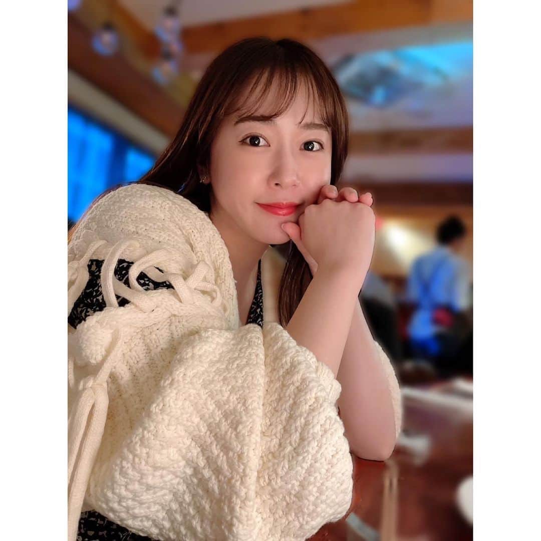 のインスタグラム：「美味しいもの食べに行こうの会 . . #肉の日 #🥩  真的好吃って叫びながら新宿歩いた その時は何も食べていなかった こわ」