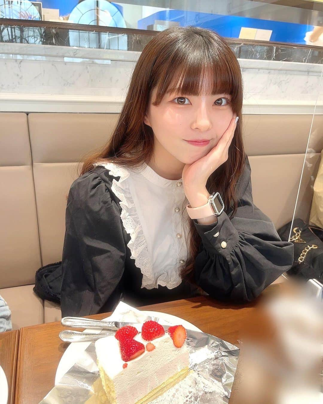 鈴木愛菜さんのインスタグラム写真 - (鈴木愛菜Instagram)「いちご。 3月初めての投稿。笑」3月29日 20時45分 - _enatan0109_