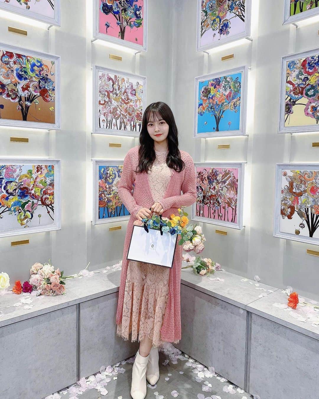 湯本亜美のインスタグラム：「🧸🪄🍫🌸💞💐」