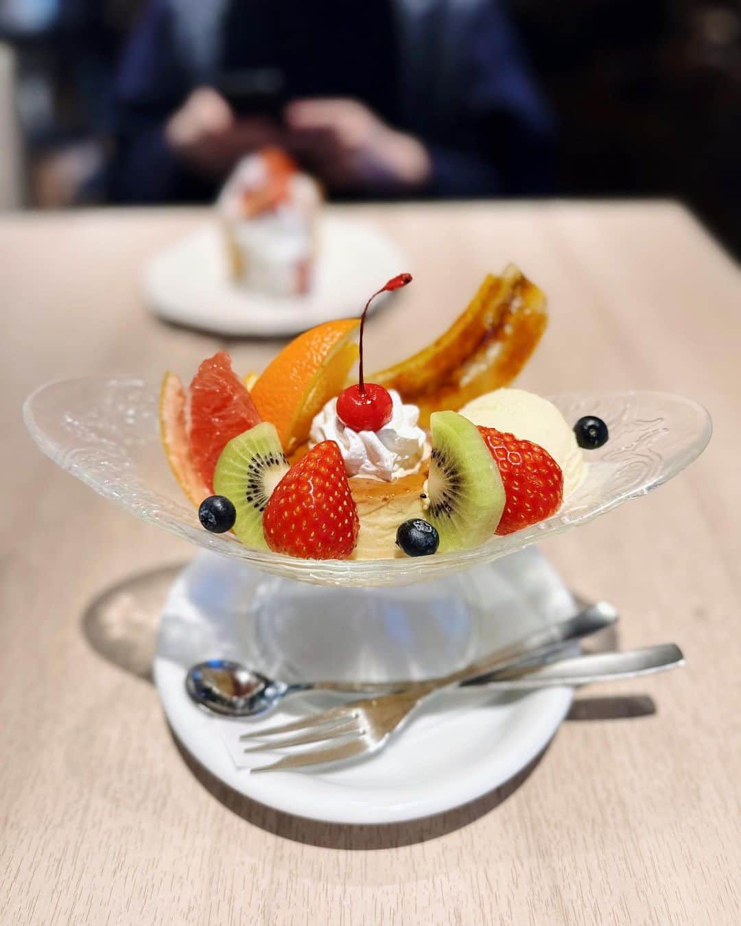 のインスタグラム：「🍓🍮🍒🥝🍊🍨🍰 おいしかった〜♡ 　　　　 　　　　 　　　　 　　　　 #プリンアラモード #カフェ #ケーキ #パフェ #とんかつ #おやつ」