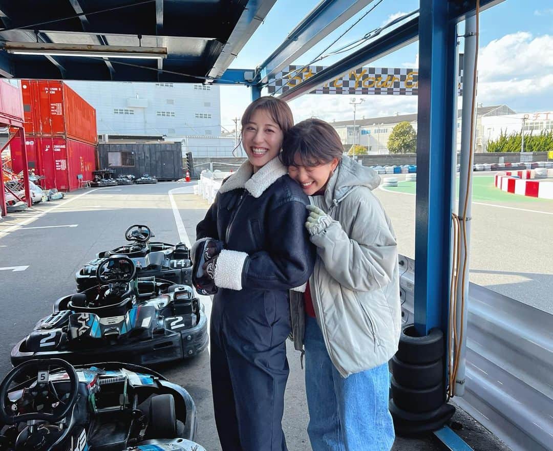 斎藤ちはるさんのインスタグラム写真 - (斎藤ちはるInstagram)「仲良し万里菜さんと行ったゴーカート🏎♡ . 疾走感、爽快感、開放感、抜群でした‼︎‼︎ . . #わたし #格好 が #本物 の #レーサー みたい #2人して #何かに #大笑い . . #並木万里菜 アナ @marina_namiki  #斎藤ちはる#テレビ朝日アナウンサー#テレビ朝日#テレ朝#アナウンサー#先輩#後輩#先輩後輩#仲良し#友達#休日#お休みの日#お休み#私服#ゴーカート#ゴーカート🚗#🏎」3月29日 20時59分 - chiharu_saito_ex