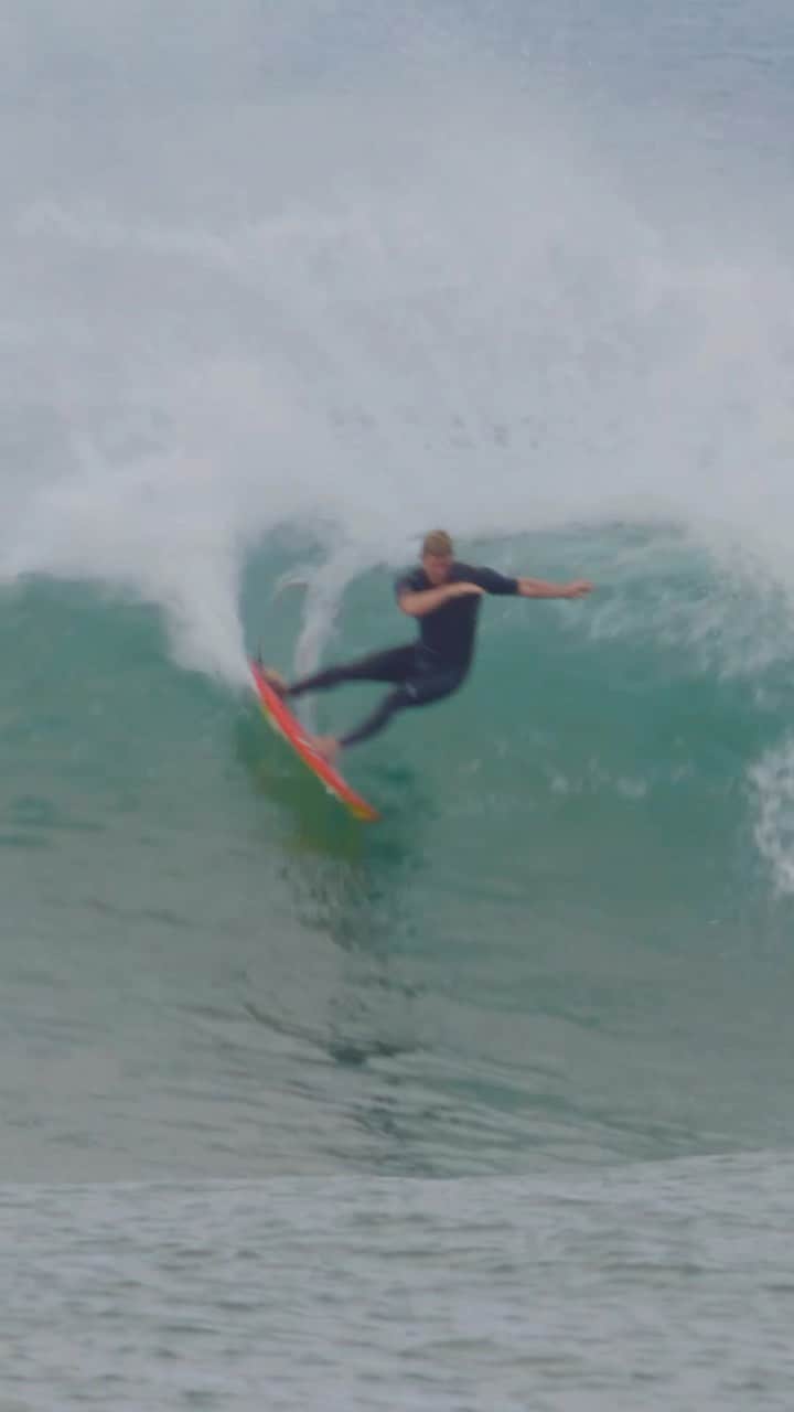 ジョン・ジョン・フローレンスのインスタグラム：「Stoked to be surfing the Bowl again 🔔」
