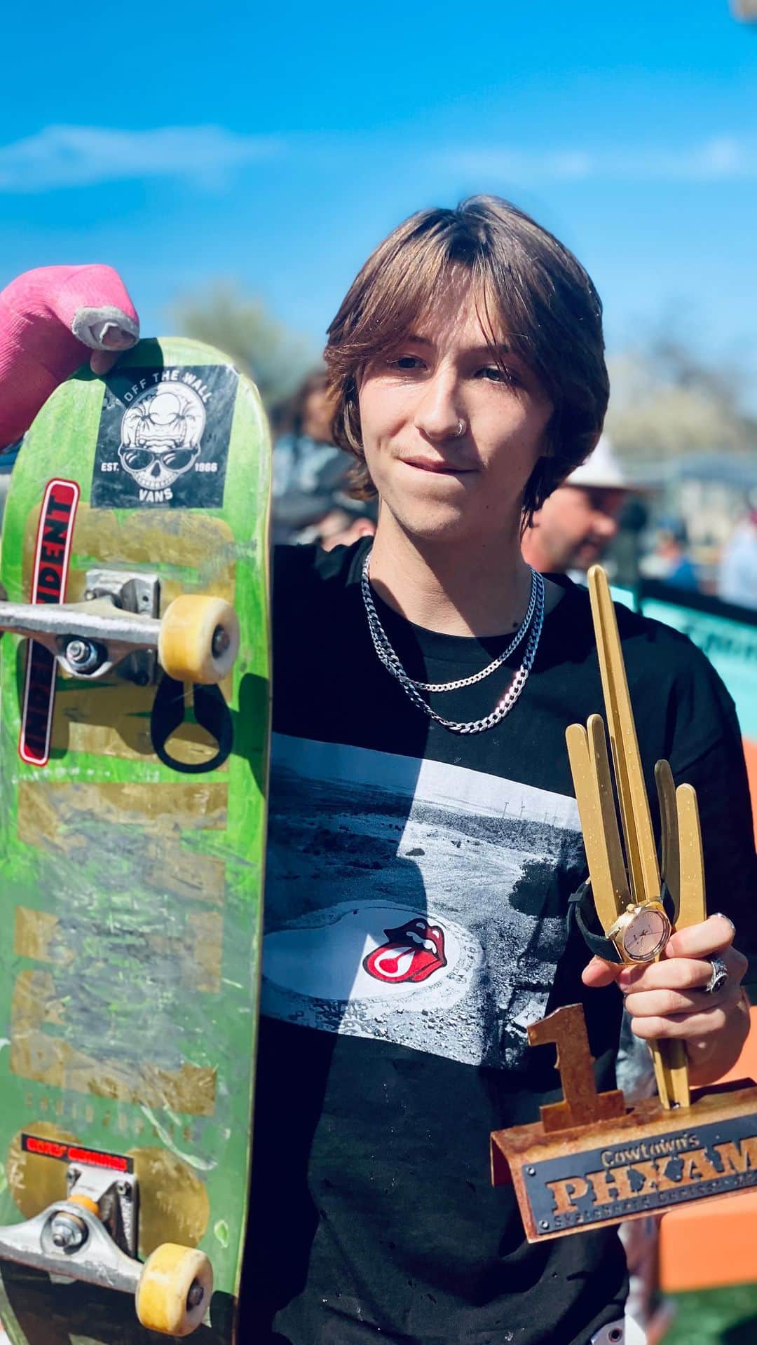 ニクソンのインスタグラム：「PHX AM 2023!  The #Nixon squad hopped in a van and rolled out to Phoenix, Arizona for @cowtownskate’s annual amateur skate contest. Everyone crushed it, but our very own @lazercrawford ended up taking the win and we couldn’t be more proud! Congrats again, Lazer!  🎥 @vitorborger」