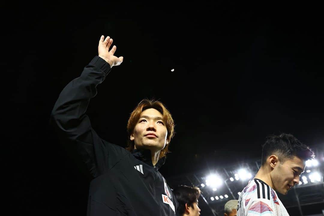 のインスタグラム：「ドイツに帰ってきました👋🇯🇵 @japanfootballassociation」