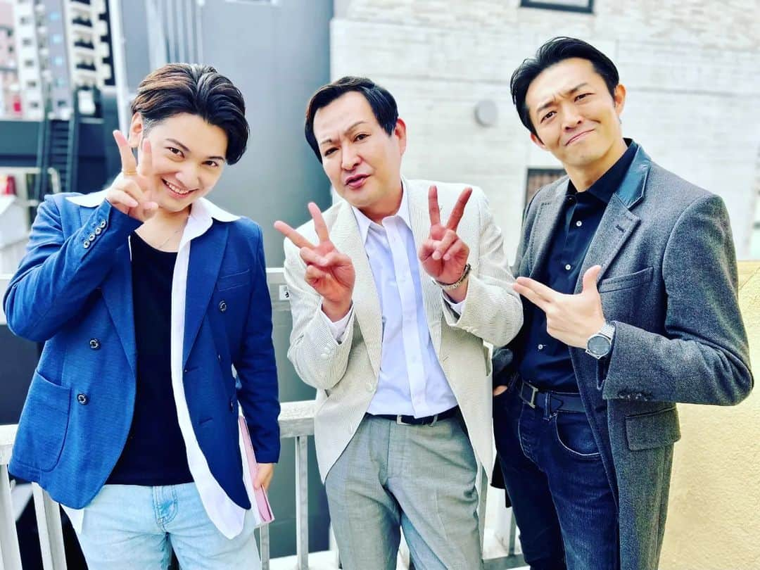 重松隆志さんのインスタグラム写真 - (重松隆志Instagram)「今日も1日朝から晩まで撮影終了～～～～ えっ！3回は舞台で共演してるよな～と思わせる初共演の #川口貴弘 君と #間瀬翔太 君と😁 クランクインの日から2分で仲良くなりました😂毎日撮影楽しいよ～～ #映画 #主演 #撮影 #越坂組 #俳優 #重松隆志」3月29日 23時14分 - shige_man_