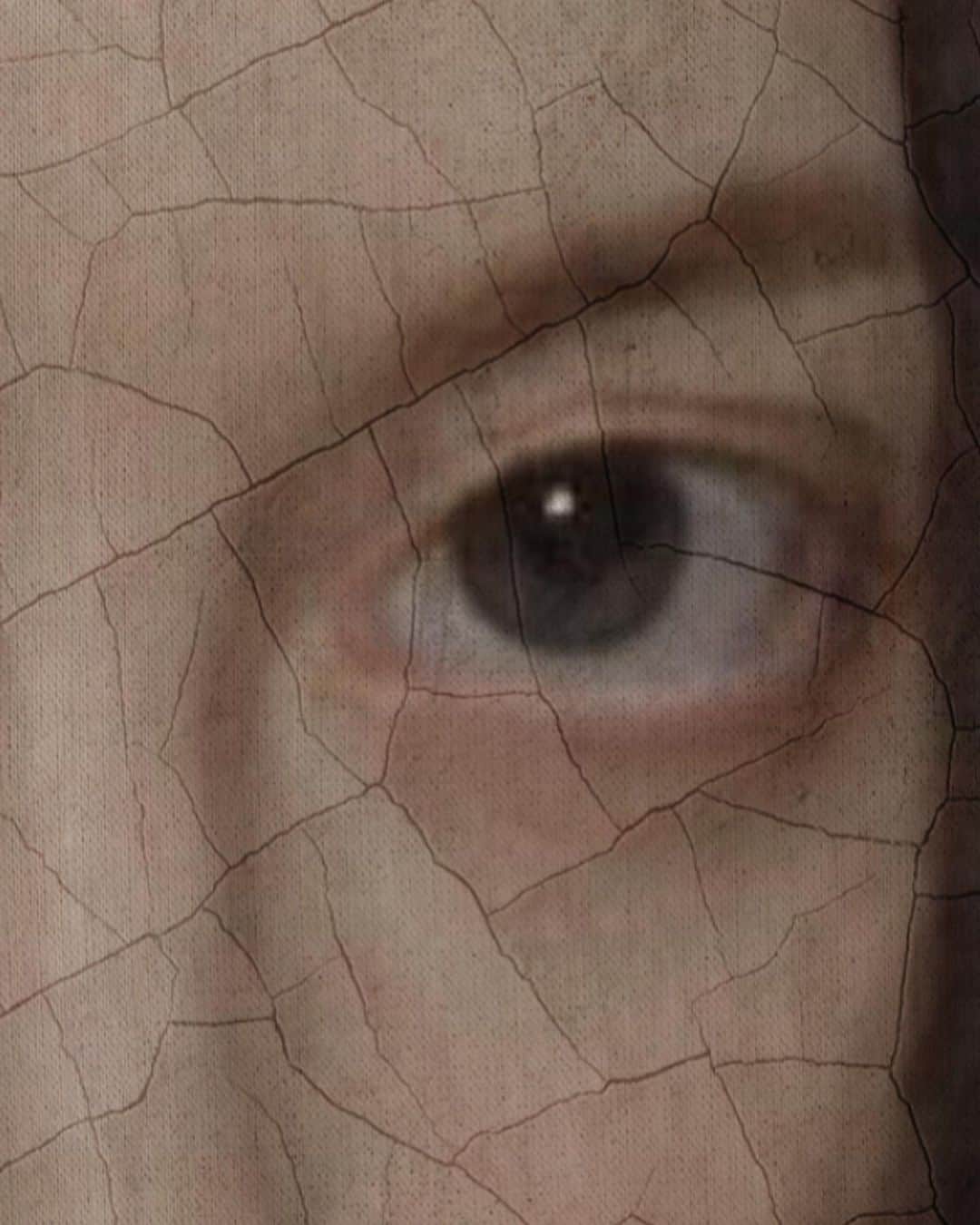 イーランのインスタグラム：「Oil on canvas. Just a joke🩵」