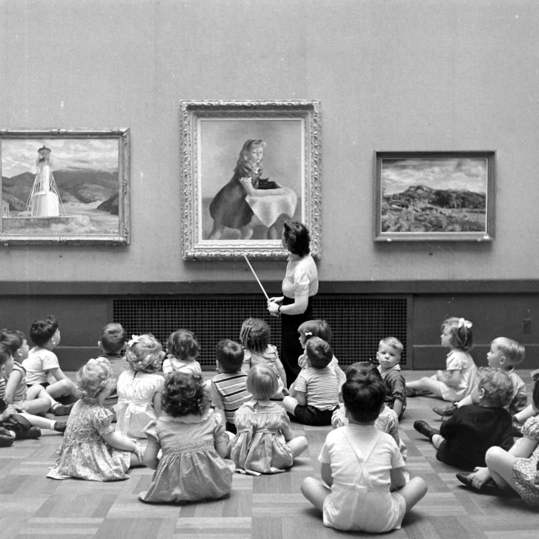 lifeのインスタグラム：「Woman instructing children about the paintings at the Toledo Museum of Art, Toledo, Ohio, 1939.   (📷 Alfred Eisenstaedt/LIFE Picture Collection)   #LIFEMagazine #LIFEArchive #AlfredEisenstaedt #Toledo #Ohio #MuseumofArt #Paintings #1930s」