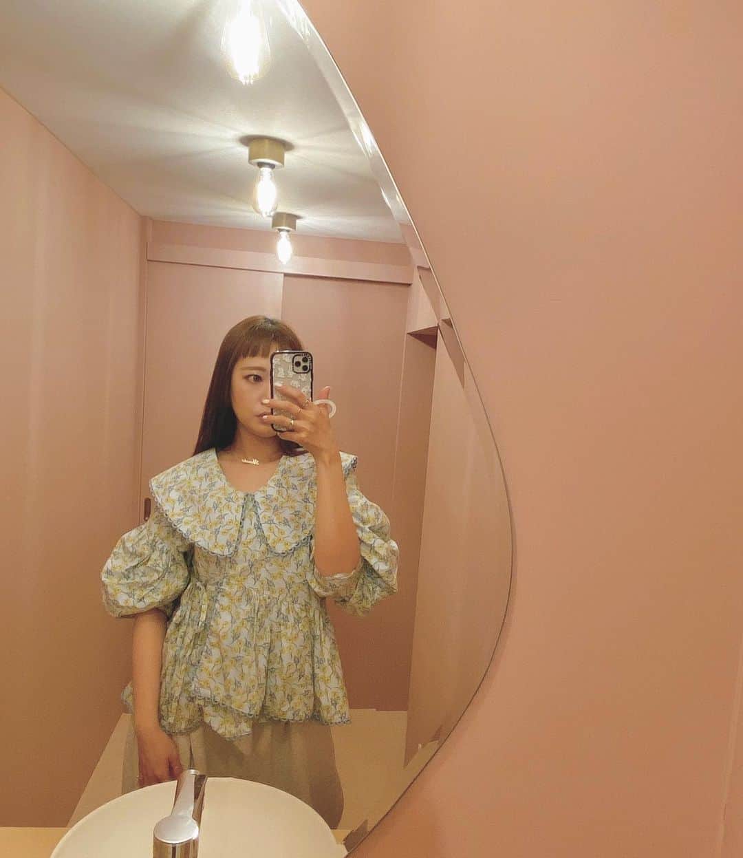 のインスタグラム：「🪞#bathroomselfies #nanakoootd」