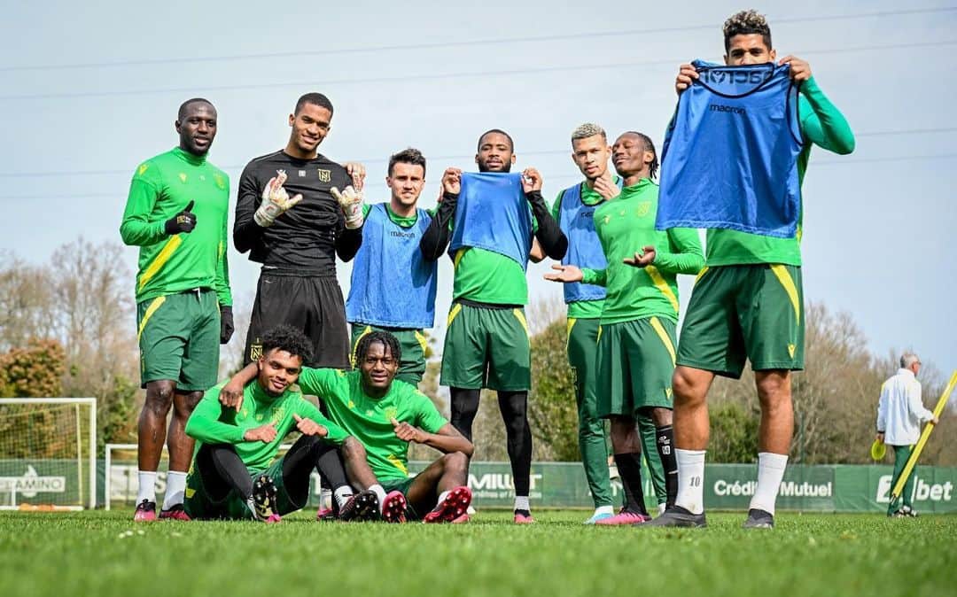 のインスタグラム：「Vainqueurs du jour 👏🏿」