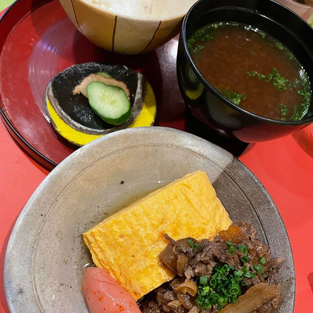 七瀬美月さんのインスタグラム写真 - (七瀬美月Instagram)「さきとぷりんとご飯(♡) 全部とっても美味しかった😍😳  いちご大福人生で1位の美味しさでした😍🍓☁️💕  食べきれなくて 牛のしぐれ煮と卵焼きとお米 持って帰ってから食べて、2度幸せが訪れた😂💕💕  #とだか#食堂とだか #予約困難店 #いちご大福 #日本酒#日本酒Fu#Fu.#五反田」3月30日 0時35分 - yskwask1114