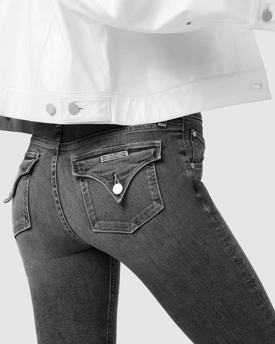 ハドソンのインスタグラム：「Turn Around— The Beth Baby Bootcut needs to be seen.」