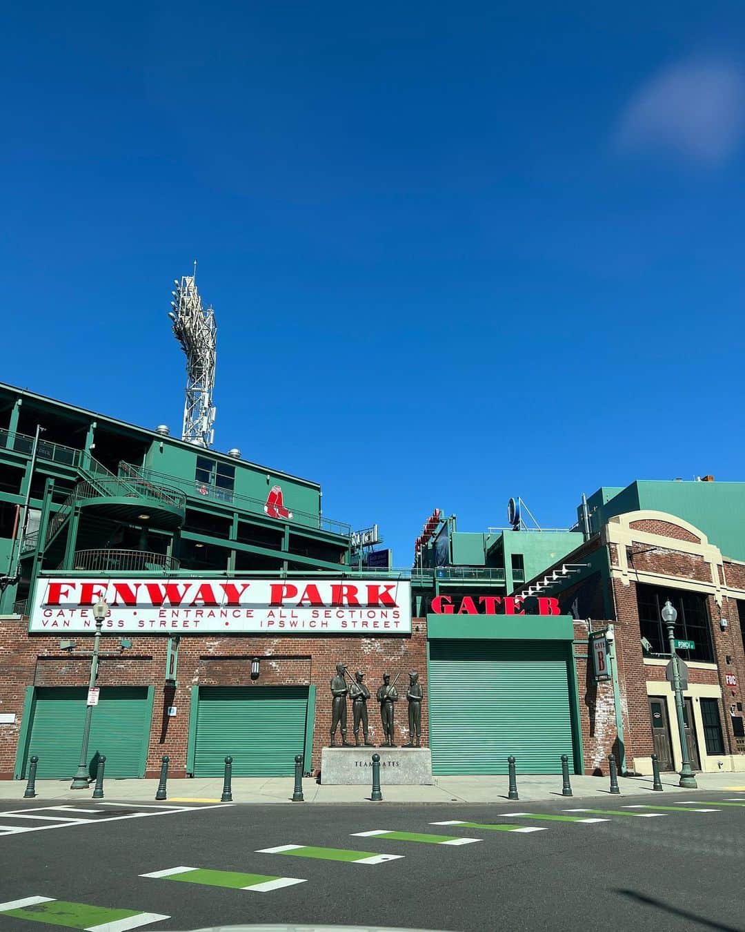 ジャスティン・ターナーのインスタグラム：「Home Sweet Home  @fenwaypark」