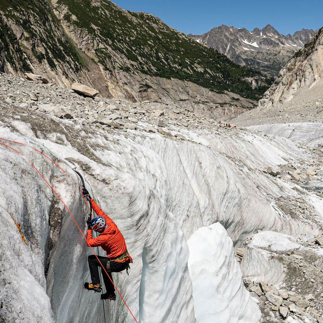 ニナ・カプレツさんのインスタグラム写真 - (ニナ・カプレツInstagram)「The 2023 @arcteryx Alpine Academy is back from June 29-July 2.   I’m looking much forward to teach my overnight portaledge clinic in Chamonix. The @arcteryxacademy has always been one of my favourites. Being outdoors and teaching my knowledge to others gives me a lot.  You can sign up today! Every clinic is guided by a bad ass Arc’teryx athlete. Take the opportunity to learn from the bests! 👌👌👌  ➡️ link in bio to sign up  #arcteryxacademy #arcteryx」3月30日 0時51分 - ninacaprez