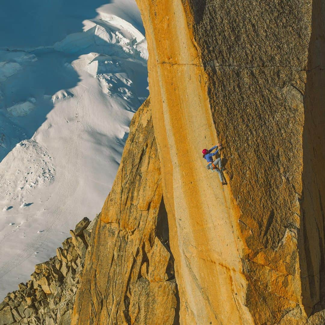 ニナ・カプレツのインスタグラム：「The 2023 @arcteryx Alpine Academy is back from June 29-July 2.   I’m looking much forward to teach my overnight portaledge clinic in Chamonix. The @arcteryxacademy has always been one of my favourites. Being outdoors and teaching my knowledge to others gives me a lot.  You can sign up today! Every clinic is guided by a bad ass Arc’teryx athlete. Take the opportunity to learn from the bests! 👌👌👌  ➡️ link in bio to sign up  #arcteryxacademy #arcteryx」