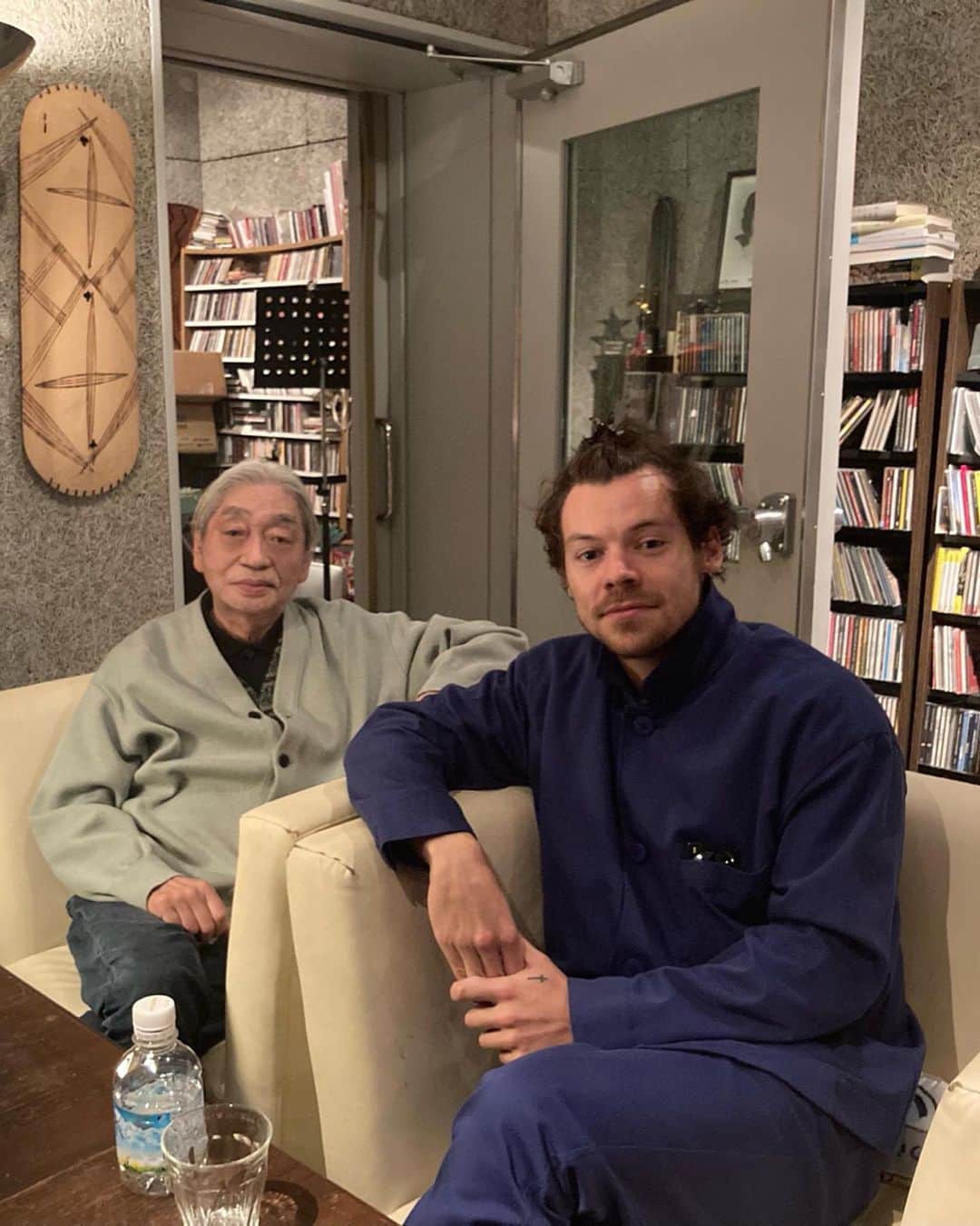 細野晴臣のインスタグラム：「おしゃべりあれこれ  Harry Styles @ Hosono House John Carroll Kirby+Kiko+Tenko Richard Parks Ⅲ Yuka Cameron Lew(Ginger Root) ☕️」