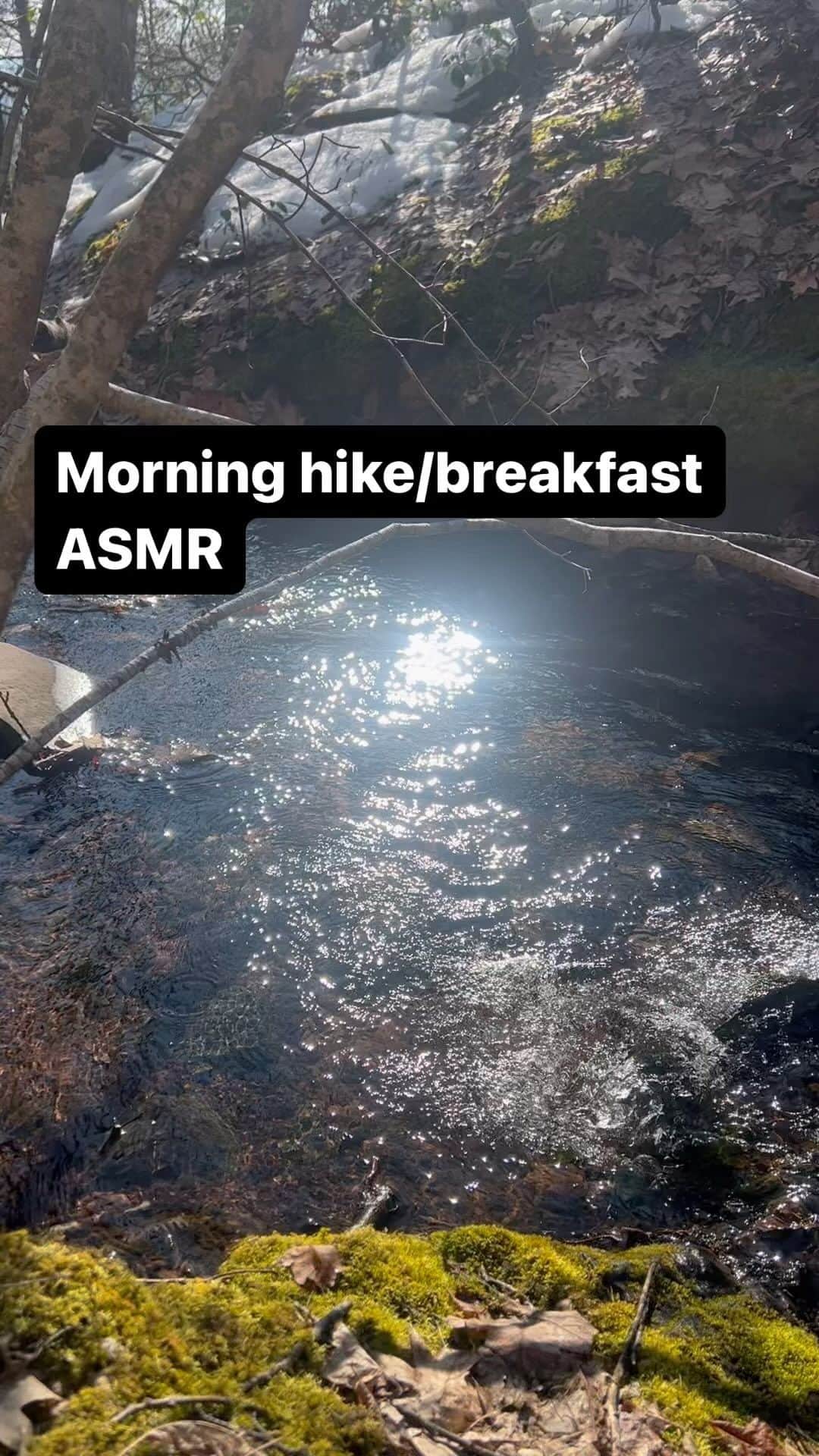 カーキ・キングのインスタグラム：「I love ASMR camping vids so I made one of my own. This was made in the Catskills--still a lot of snow up high. See you tonight in Rochester!」