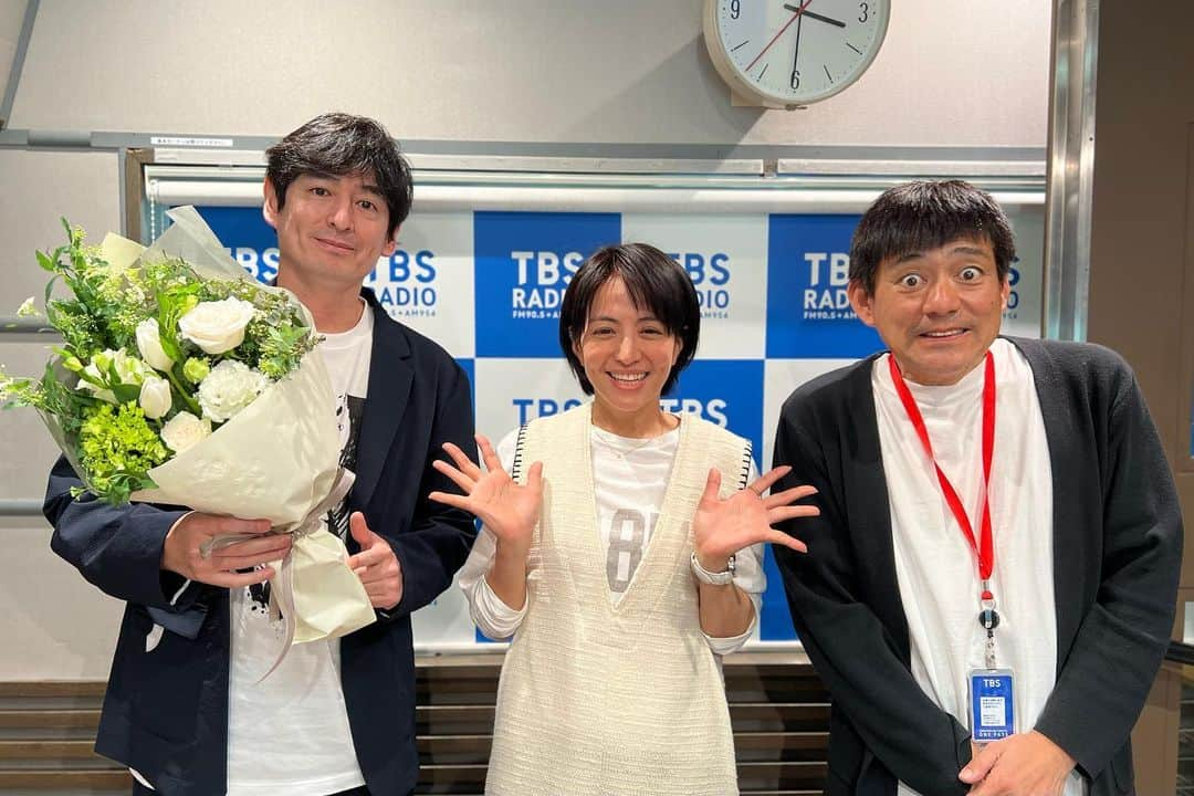 TBSラジオ「たまむすび」さんのインスタグラム写真 - (TBSラジオ「たまむすび」Instagram)「＼水曜のハイライト／  じゃ、またね。 と、あくまでもふだん通り。 なんならふだんより 寝癖も強いし。 この灯は決して消しません。 だってあなたは、 ぼくのラジオの相方だから。  #tama954 #たまむすび #赤江珠緒 #博多大吉 #博多華丸 #笹川友里 #はなまるスーパーマーケット #おもしろい大人 #大吉ポッドキャスト #でか美ちゃん #お花ありがとうございました💐 #たまむすびin武道館 #DVD発売されました🙌 #てをかえしなをかえキャンペーン開催中🙌 #Twitterのフォローもよろしくです」3月30日 1時45分 - tamamusubi905954