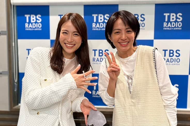 TBSラジオ「たまむすび」さんのインスタグラム写真 - (TBSラジオ「たまむすび」Instagram)「＼水曜のハイライト／  じゃ、またね。 と、あくまでもふだん通り。 なんならふだんより 寝癖も強いし。 この灯は決して消しません。 だってあなたは、 ぼくのラジオの相方だから。  #tama954 #たまむすび #赤江珠緒 #博多大吉 #博多華丸 #笹川友里 #はなまるスーパーマーケット #おもしろい大人 #大吉ポッドキャスト #でか美ちゃん #お花ありがとうございました💐 #たまむすびin武道館 #DVD発売されました🙌 #てをかえしなをかえキャンペーン開催中🙌 #Twitterのフォローもよろしくです」3月30日 1時45分 - tamamusubi905954