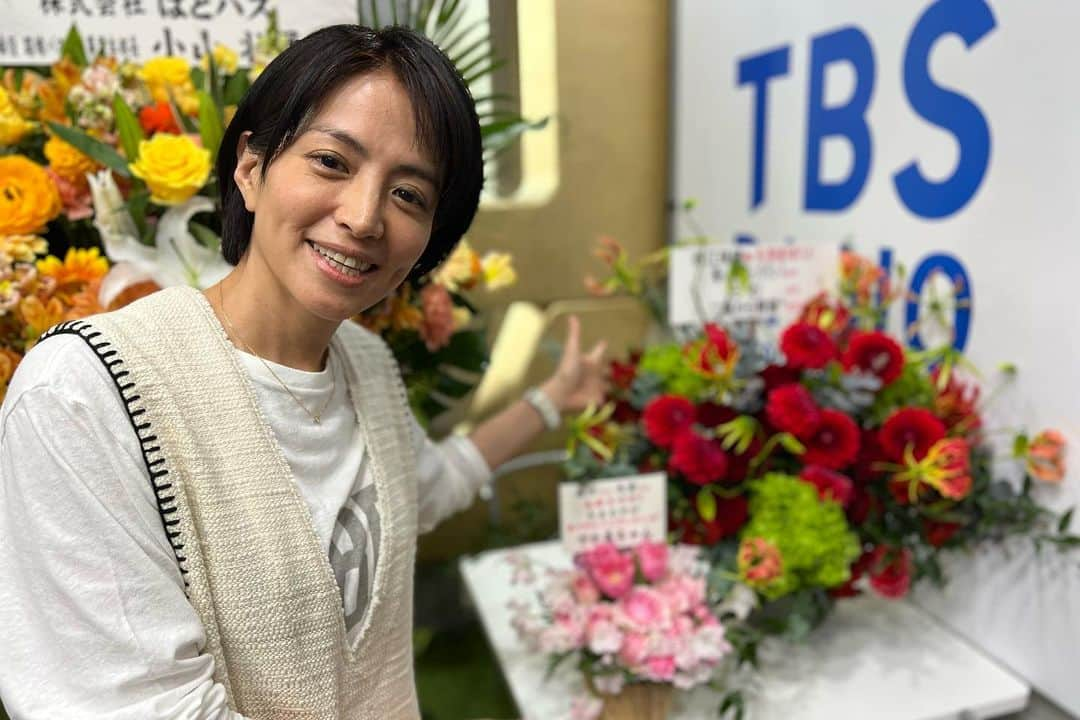 TBSラジオ「たまむすび」さんのインスタグラム写真 - (TBSラジオ「たまむすび」Instagram)「＼水曜のハイライト／  じゃ、またね。 と、あくまでもふだん通り。 なんならふだんより 寝癖も強いし。 この灯は決して消しません。 だってあなたは、 ぼくのラジオの相方だから。  #tama954 #たまむすび #赤江珠緒 #博多大吉 #博多華丸 #笹川友里 #はなまるスーパーマーケット #おもしろい大人 #大吉ポッドキャスト #でか美ちゃん #お花ありがとうございました💐 #たまむすびin武道館 #DVD発売されました🙌 #てをかえしなをかえキャンペーン開催中🙌 #Twitterのフォローもよろしくです」3月30日 1時45分 - tamamusubi905954